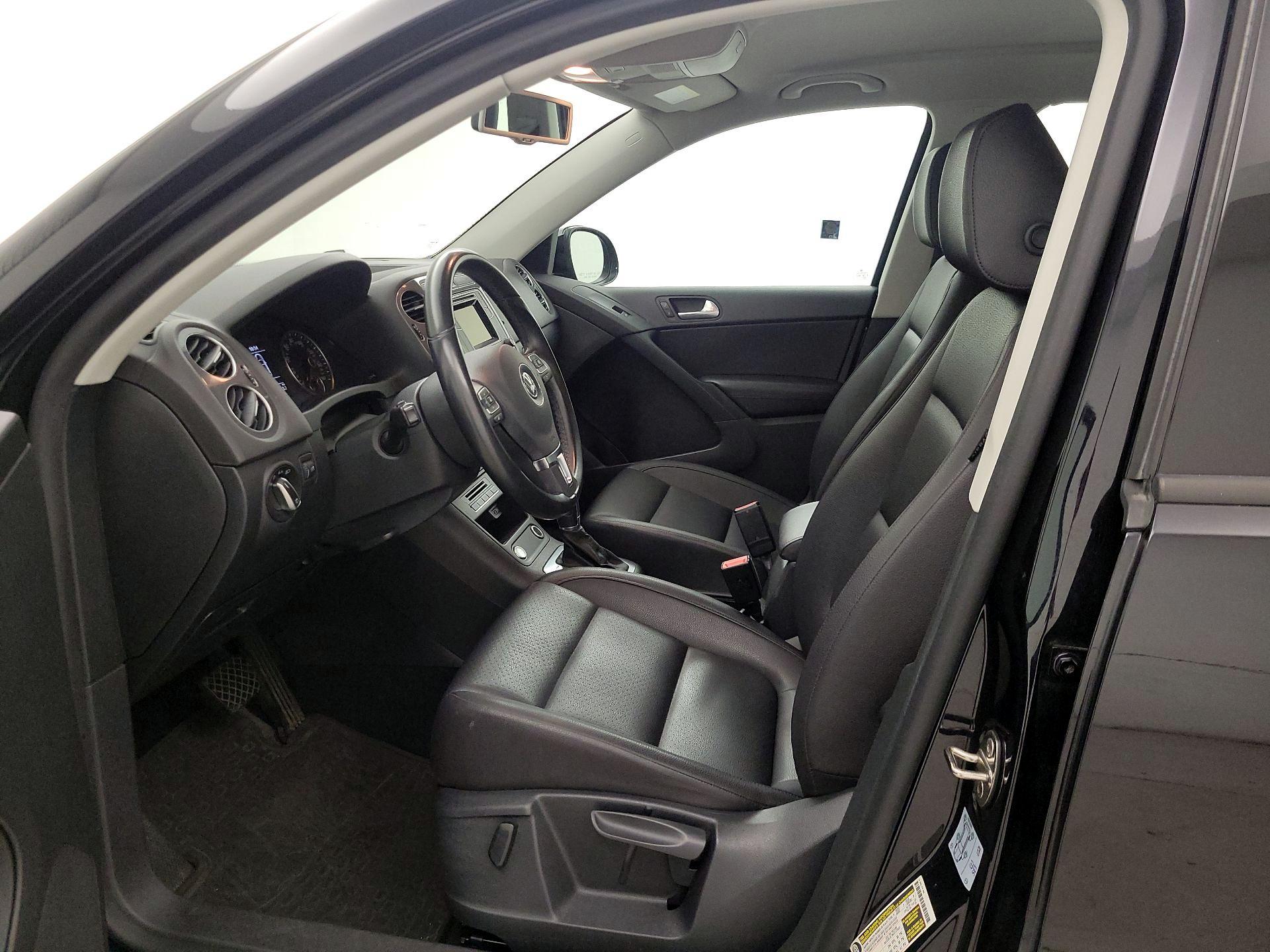 Thumbnail: 2016 Volkswagen Tiguan - 11