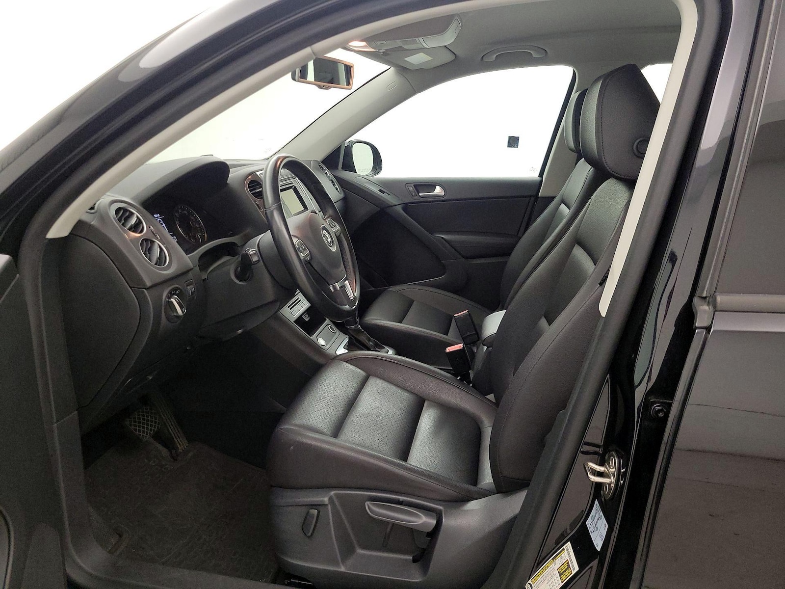 2016 Volkswagen Tiguan SE - Photo 12