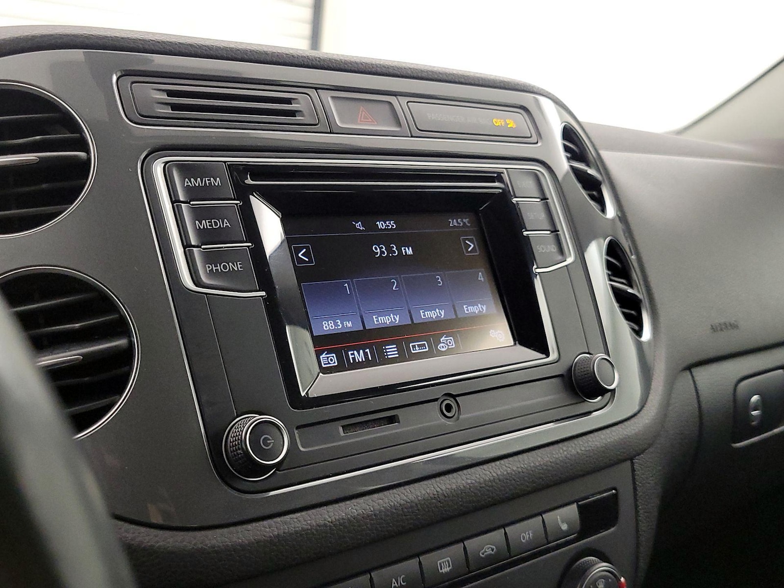 2016 Volkswagen Tiguan SE - Photo 16