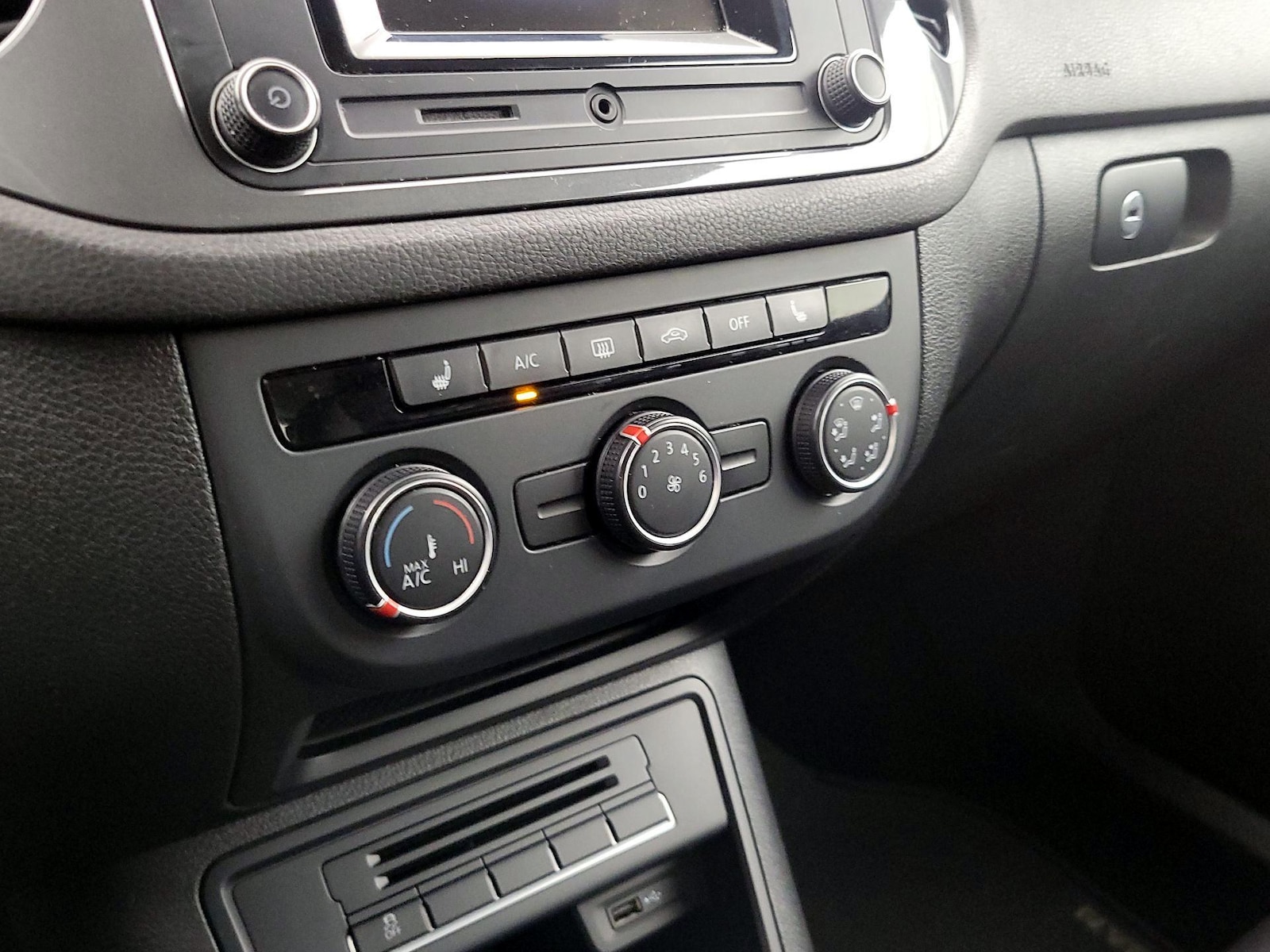 2016 Volkswagen Tiguan SE - Photo 17