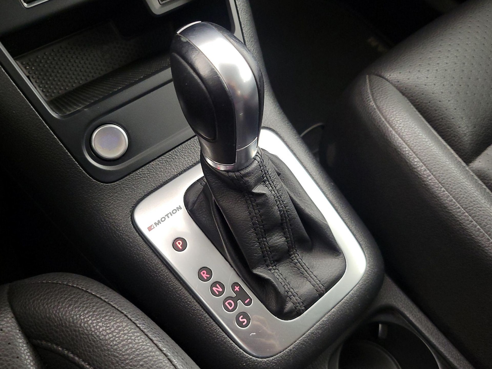 2016 Volkswagen Tiguan SE - Photo 18