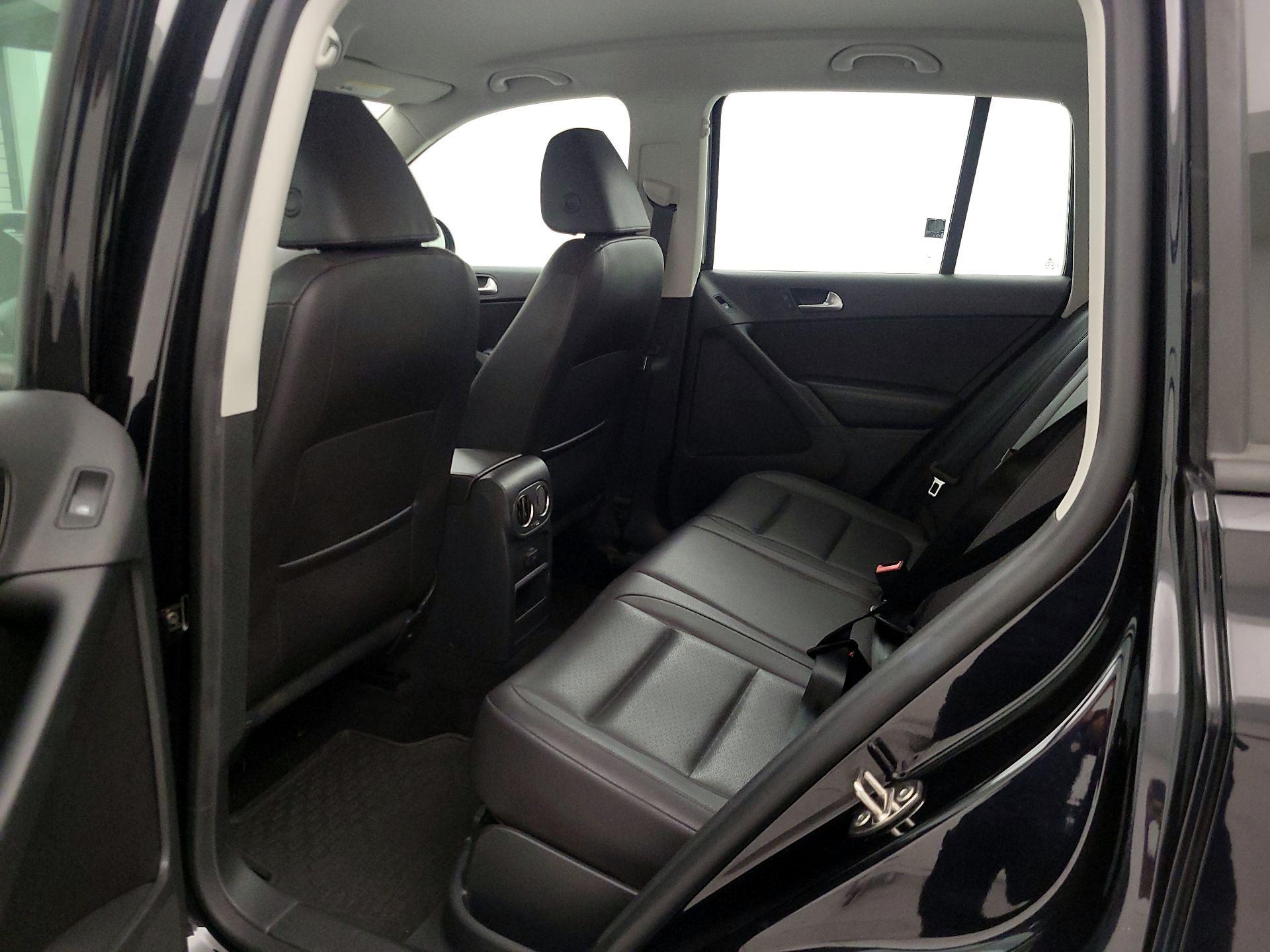 Thumbnail: 2016 Volkswagen Tiguan - 19