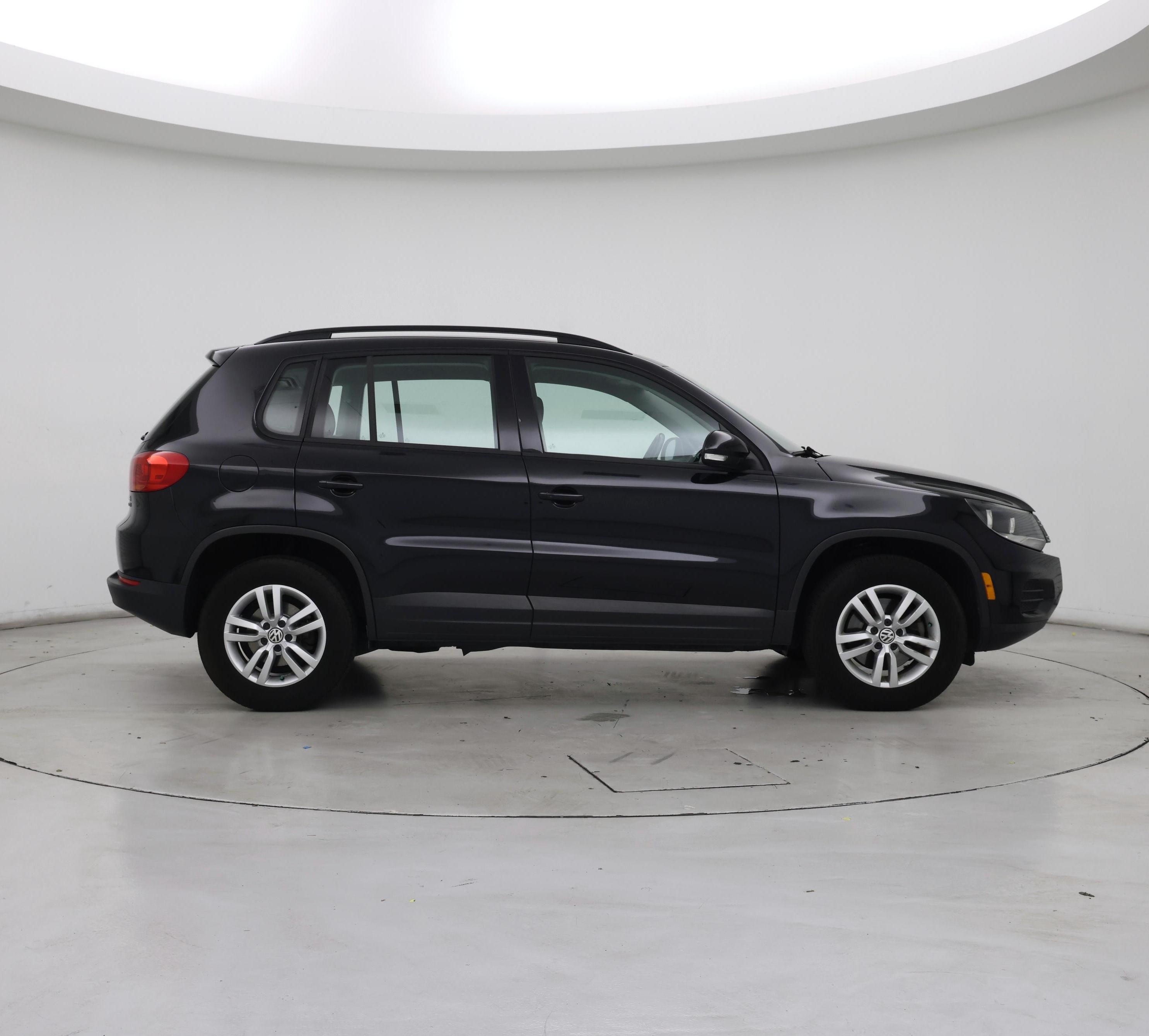 Thumbnail: 2016 Volkswagen Tiguan - 7