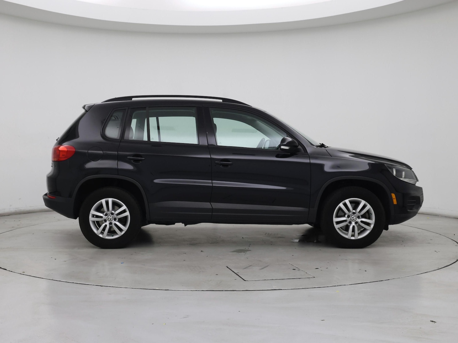 2016 Volkswagen Tiguan SE - Photo 8
