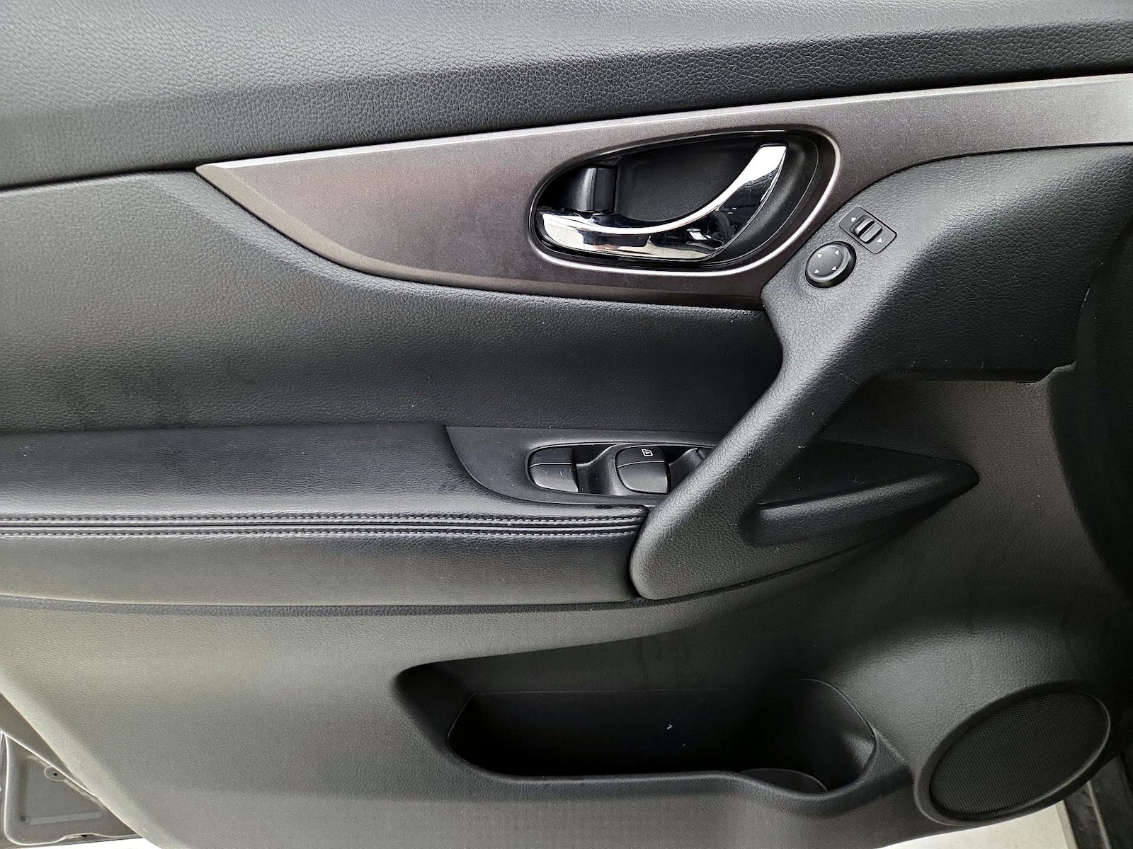 2015 Nissan Rogue SV - Photo 13