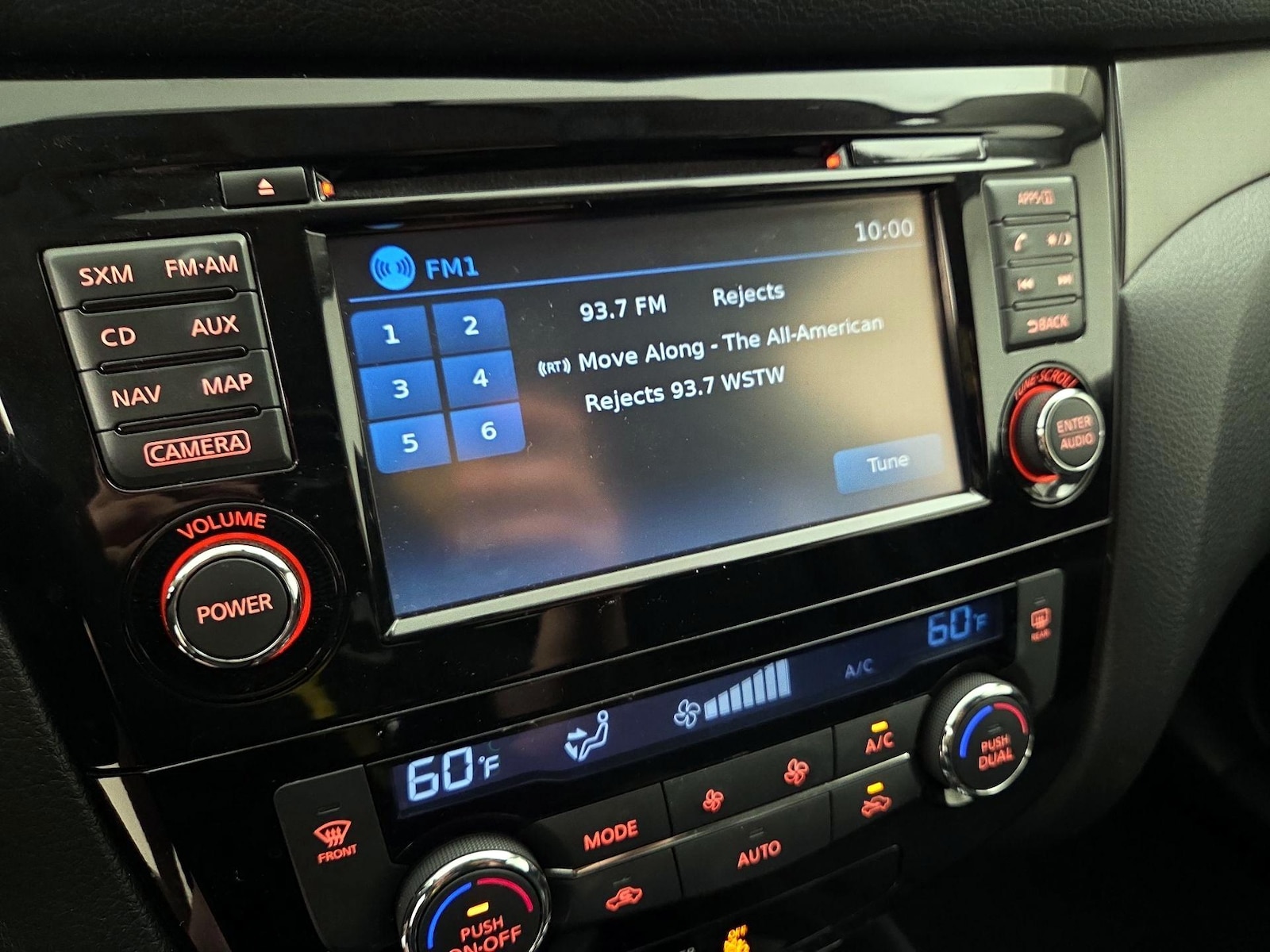 2015 Nissan Rogue SV - Photo 16