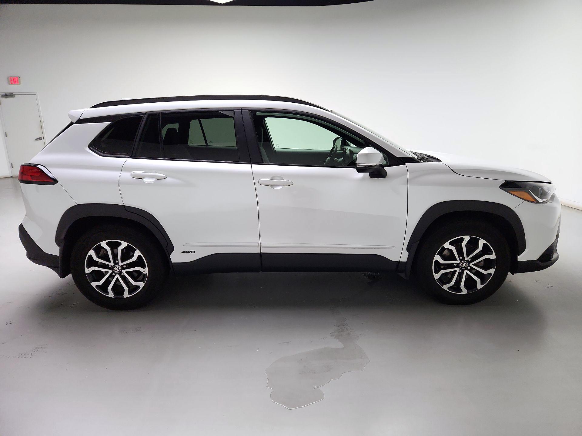 Thumbnail: 2024 Toyota Corolla Cross - 4