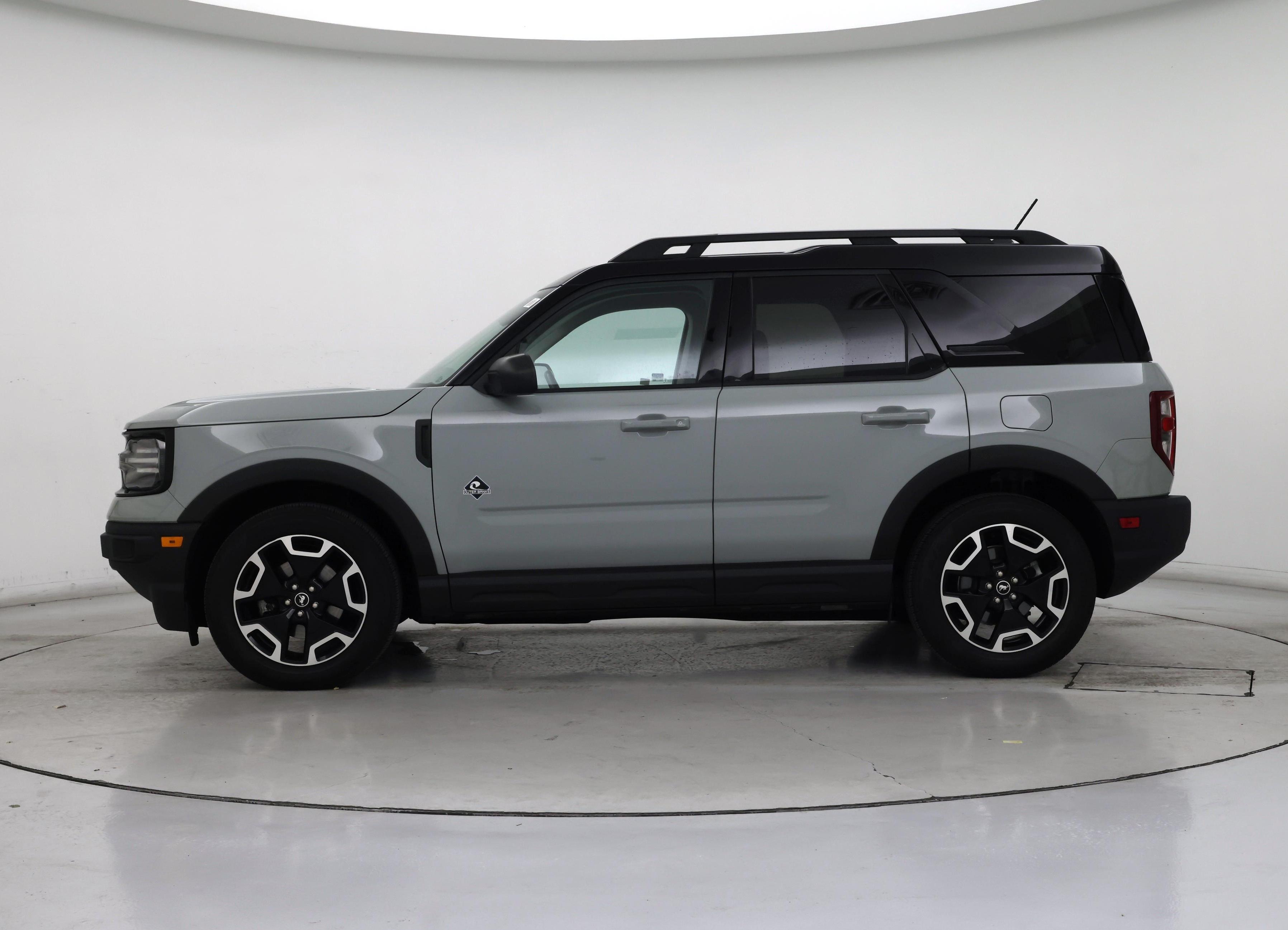 Thumbnail: 2022 Ford Bronco Sport - 3