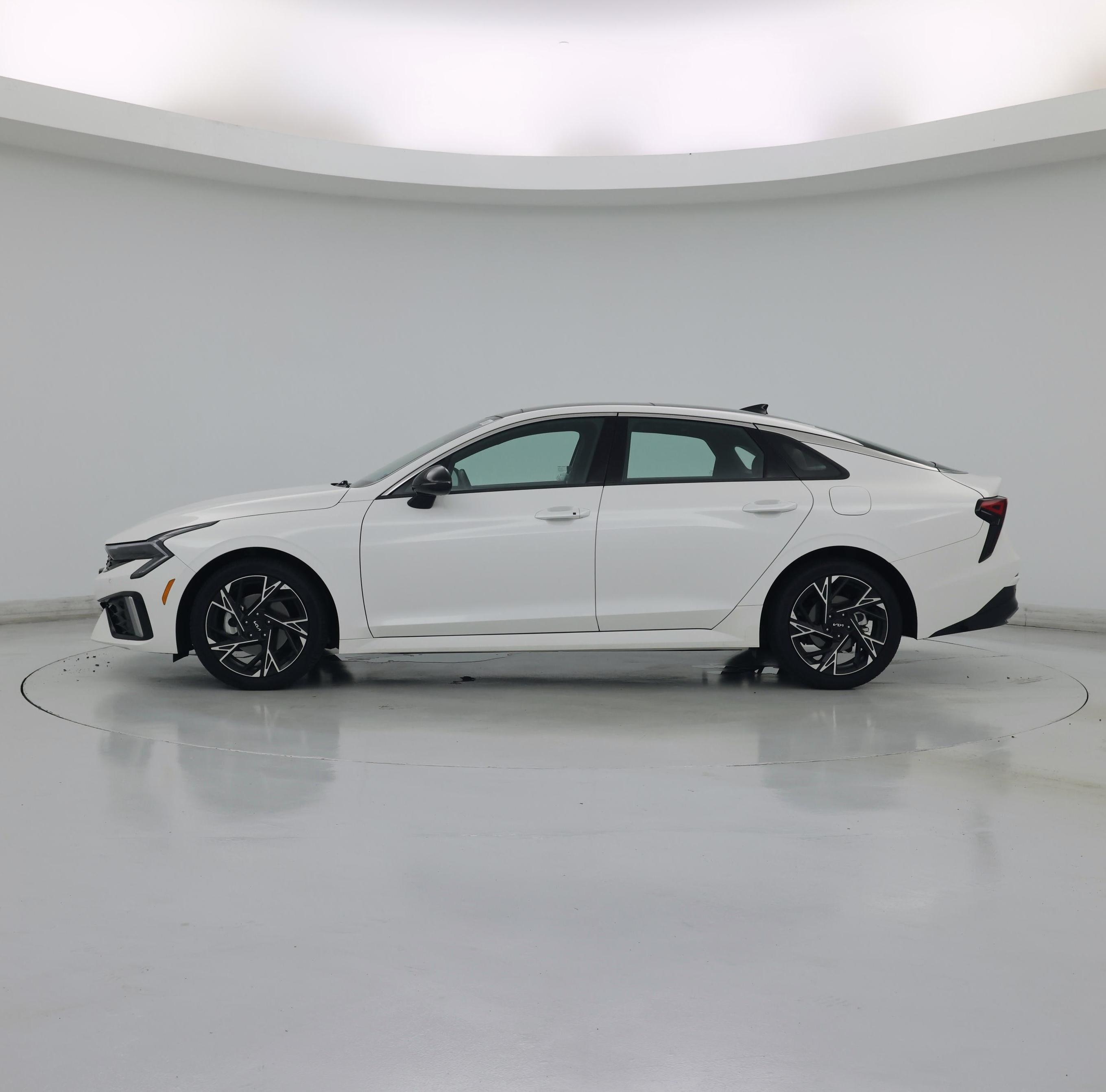 Thumbnail: 2025 Kia K5 - 3