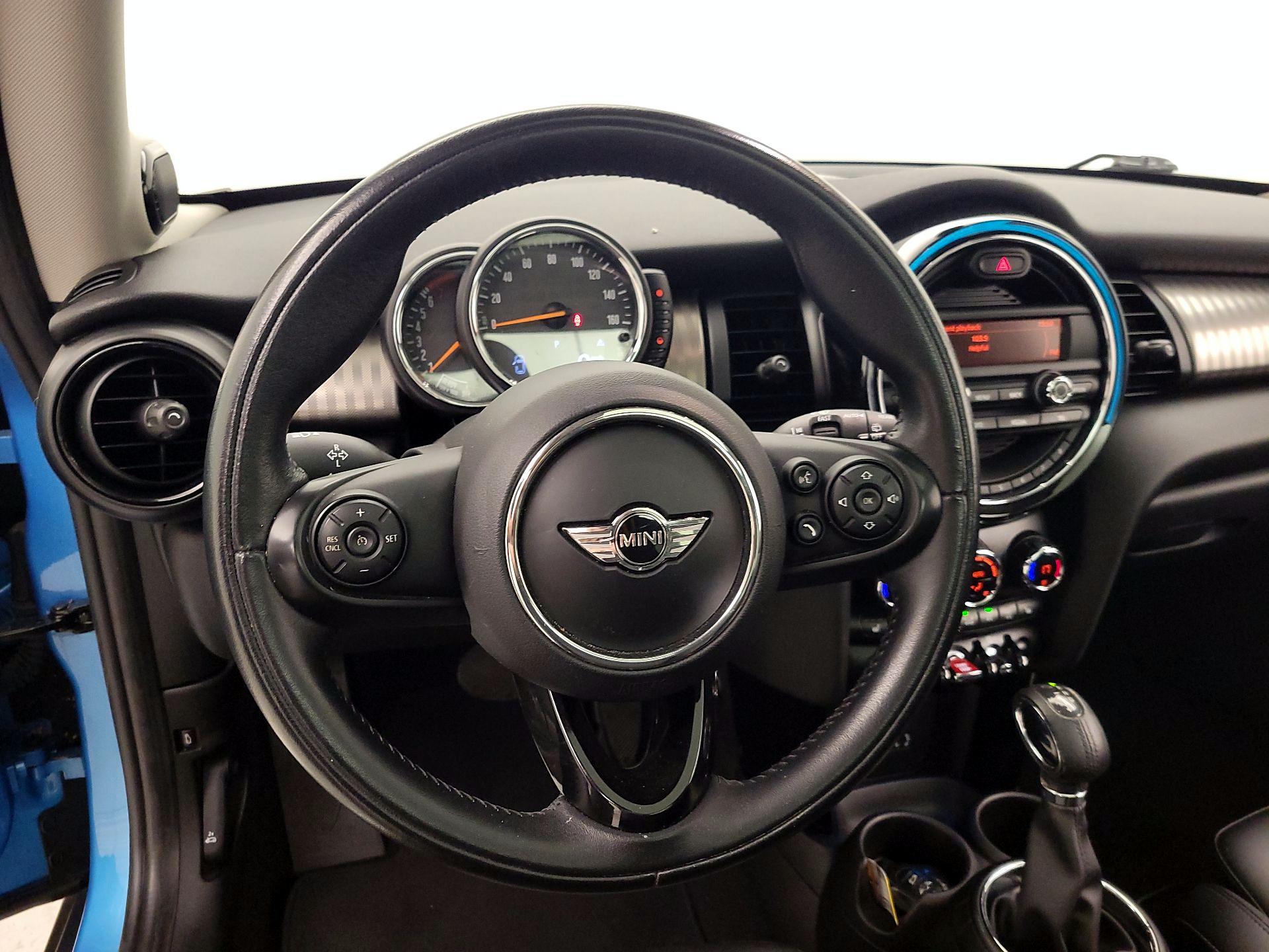 Thumbnail: 2016 MINI Cooper Hardtop - 10