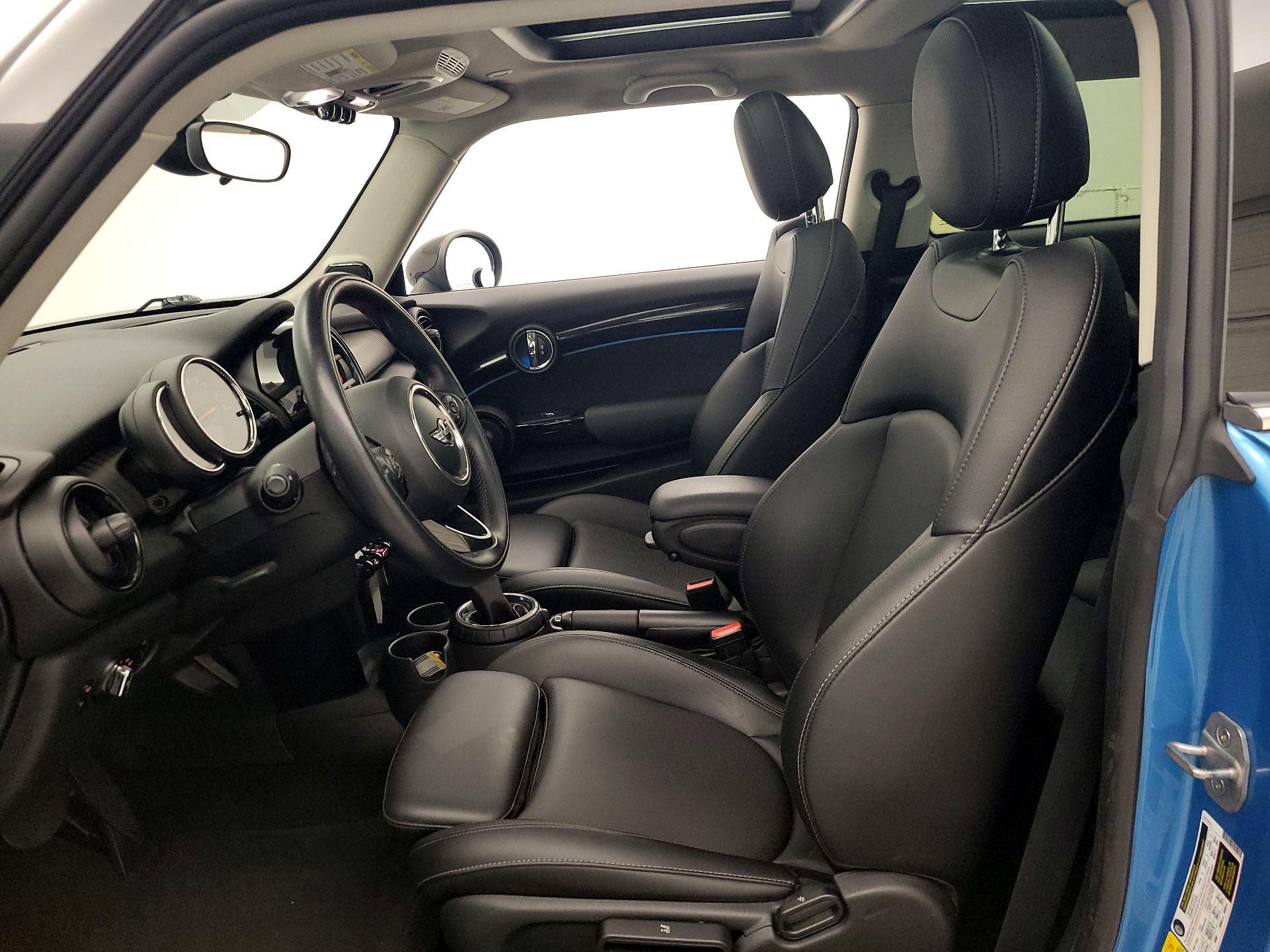 Thumbnail: 2016 MINI Cooper Hardtop - 11