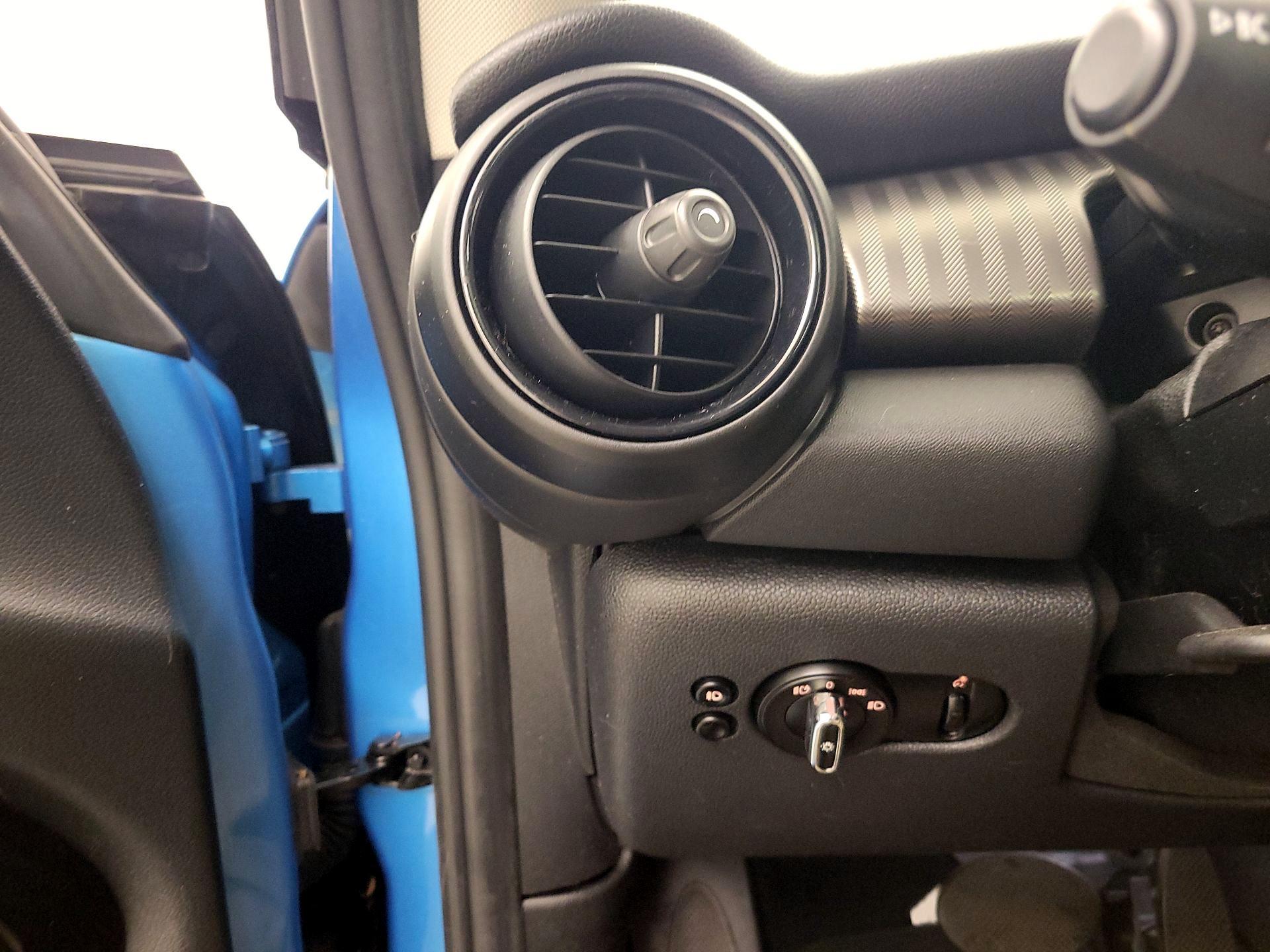 Thumbnail: 2016 MINI Cooper Hardtop - 14