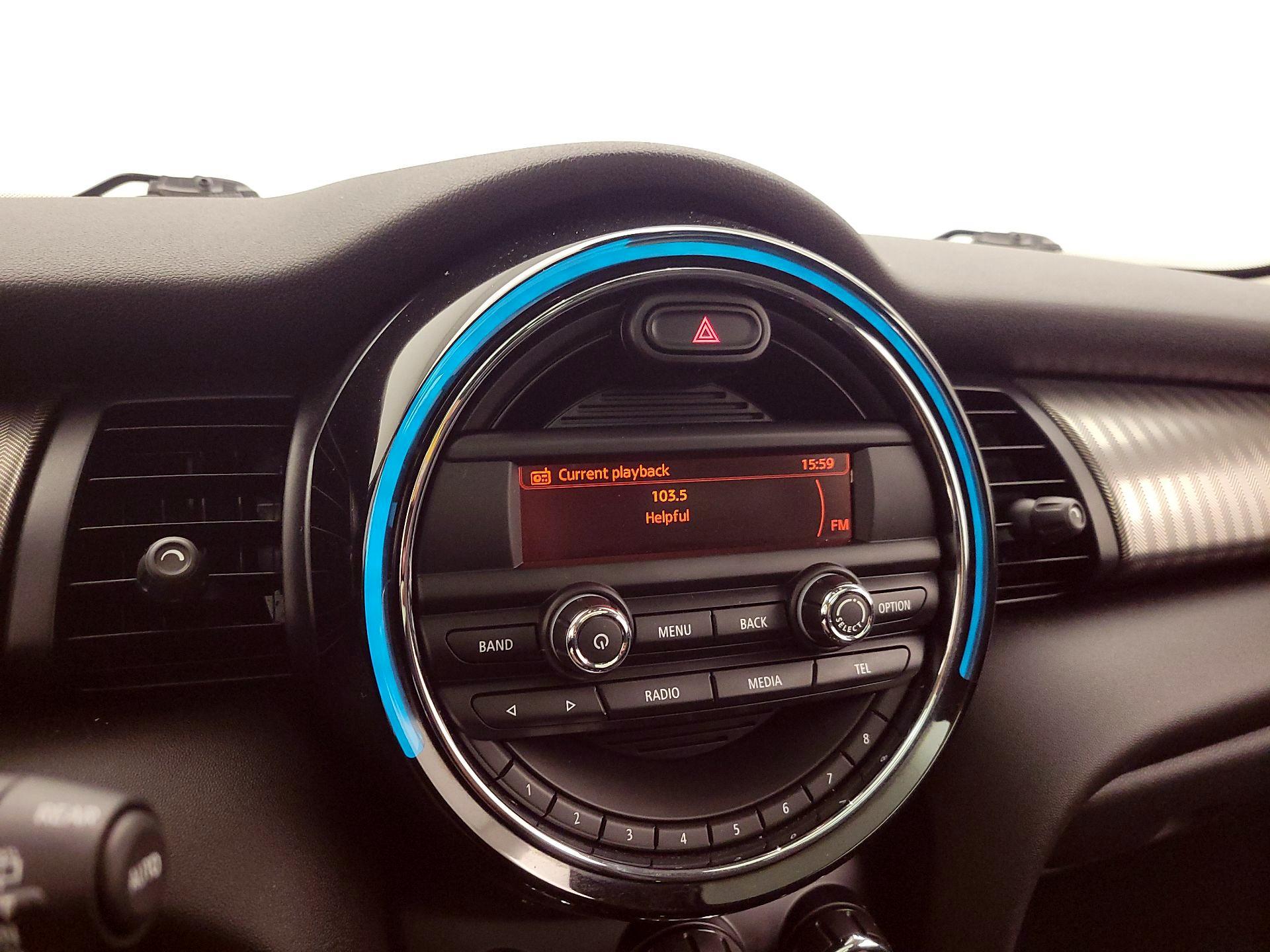 Thumbnail: 2016 MINI Cooper Hardtop - 15