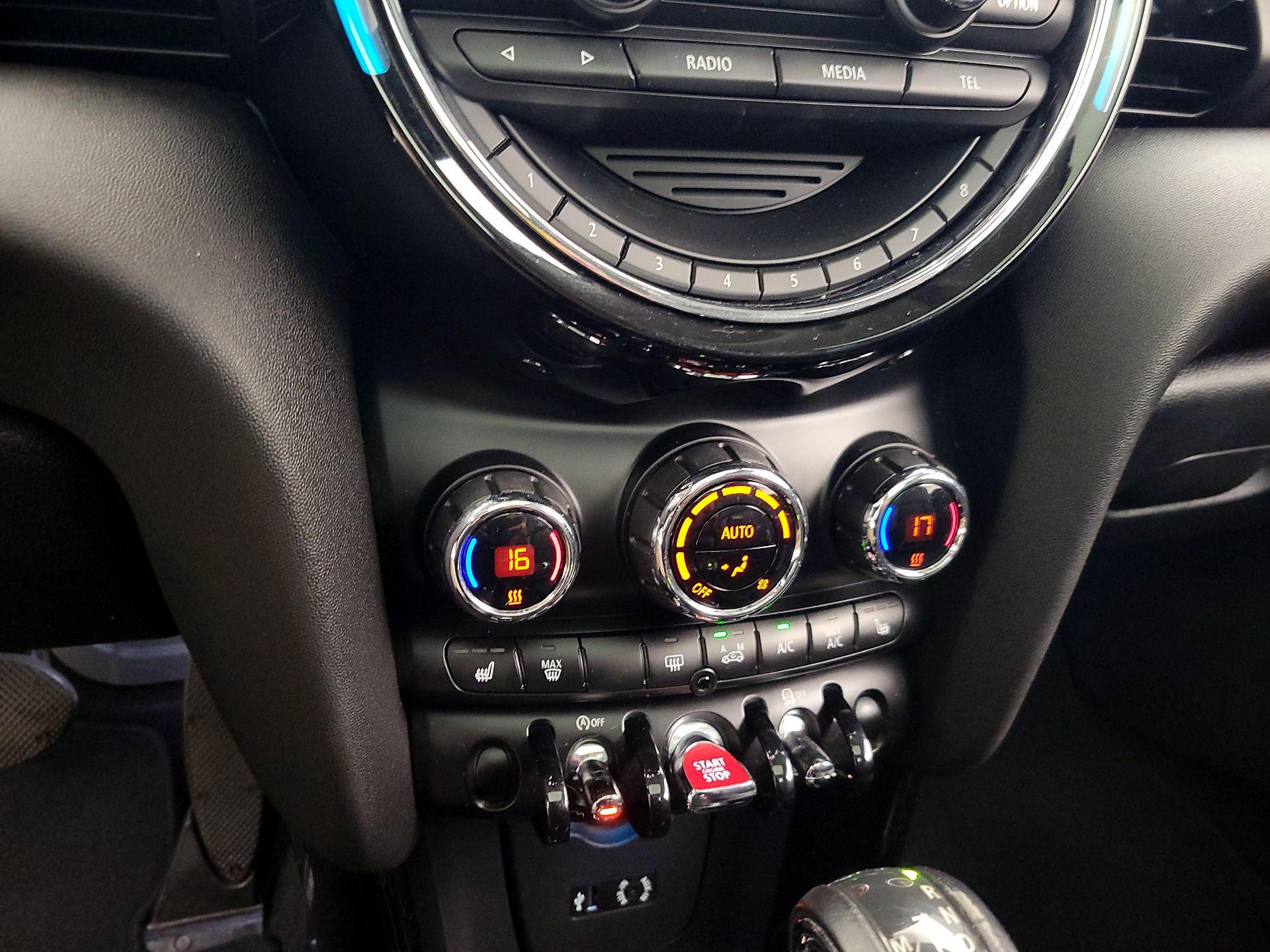 Thumbnail: 2016 MINI Cooper Hardtop - 16