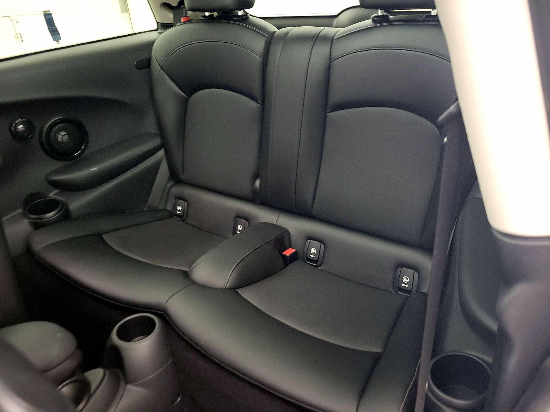Thumbnail: 2016 MINI Cooper Hardtop - 19