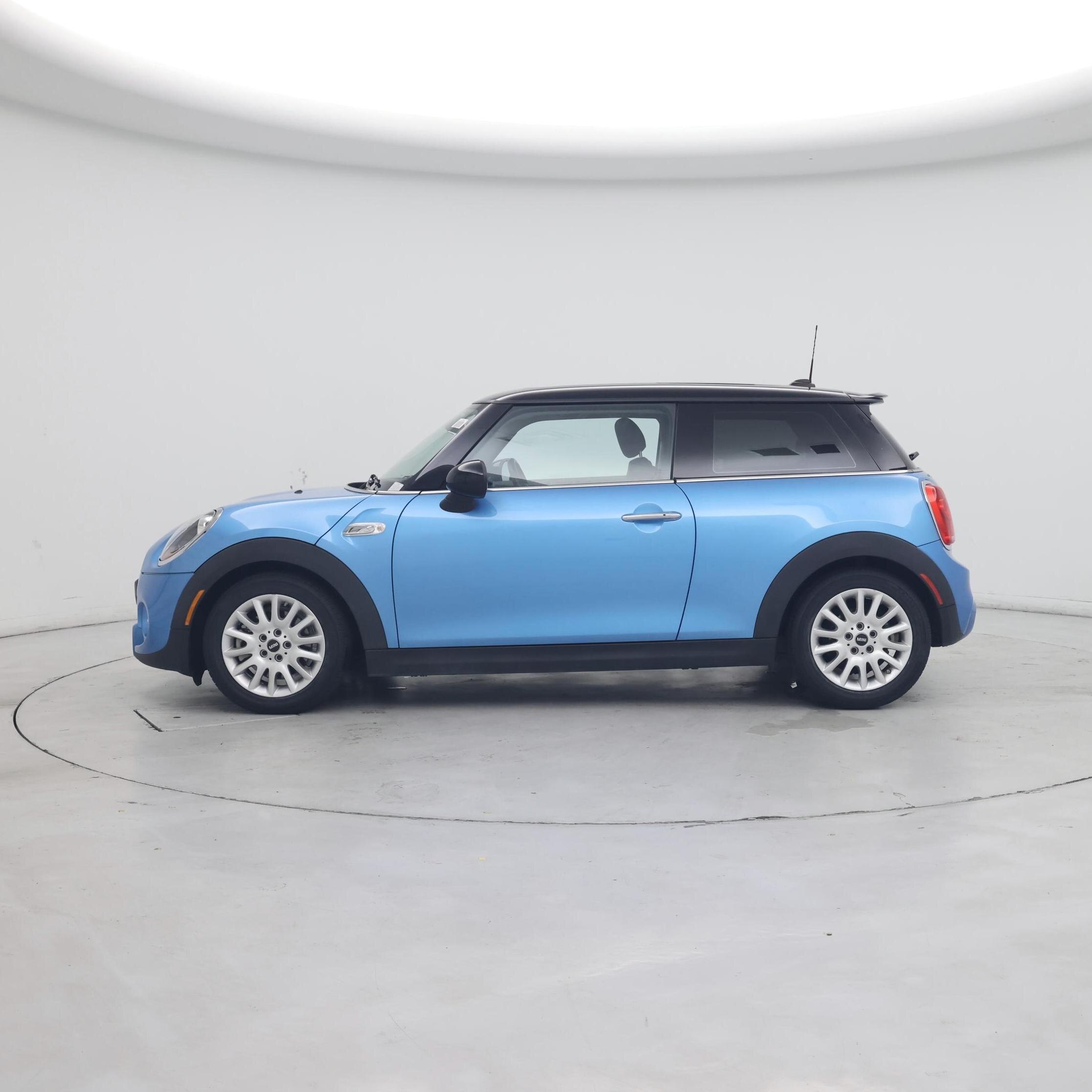 Thumbnail: 2016 MINI Cooper Hardtop - 3