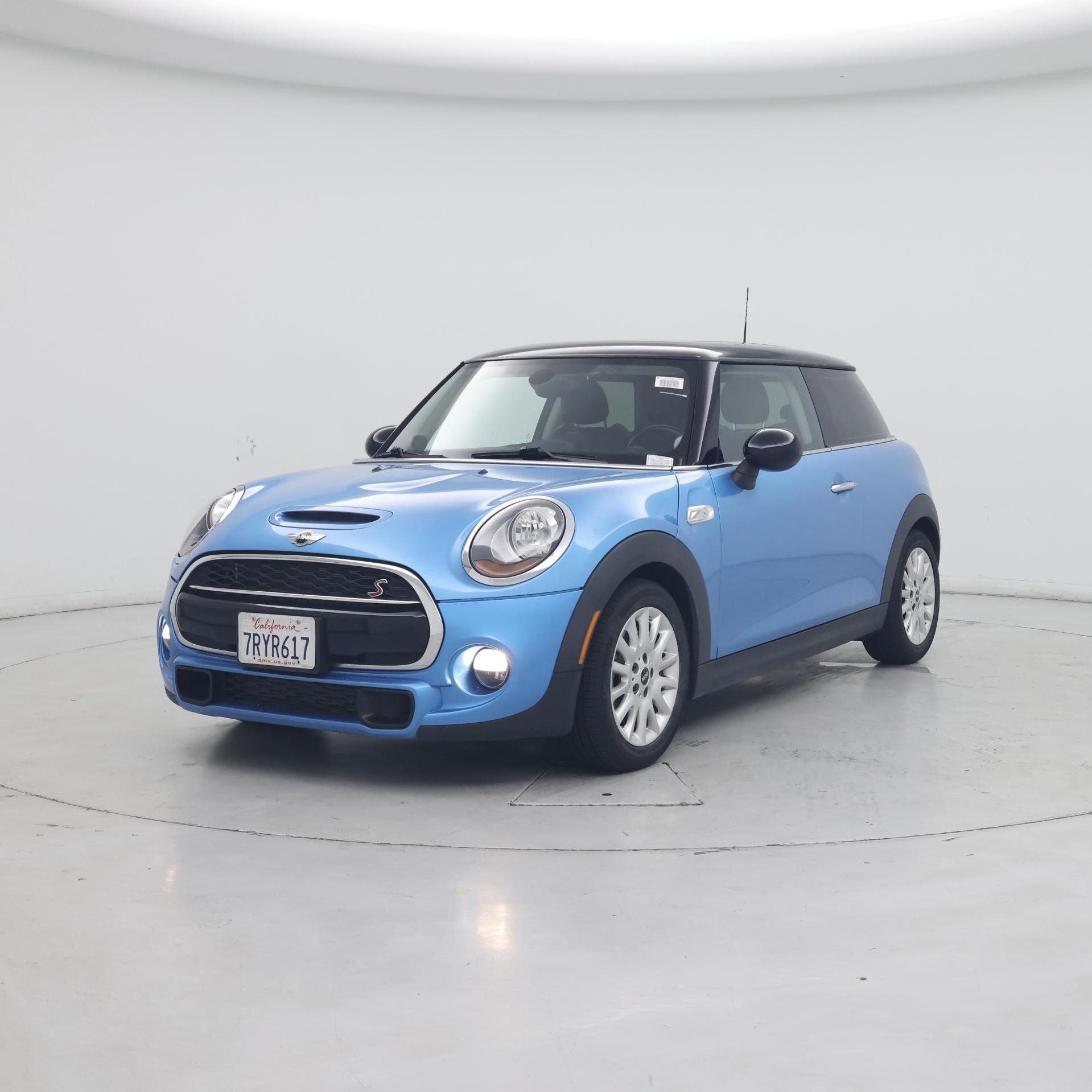 Thumbnail: 2016 MINI Cooper Hardtop - 4