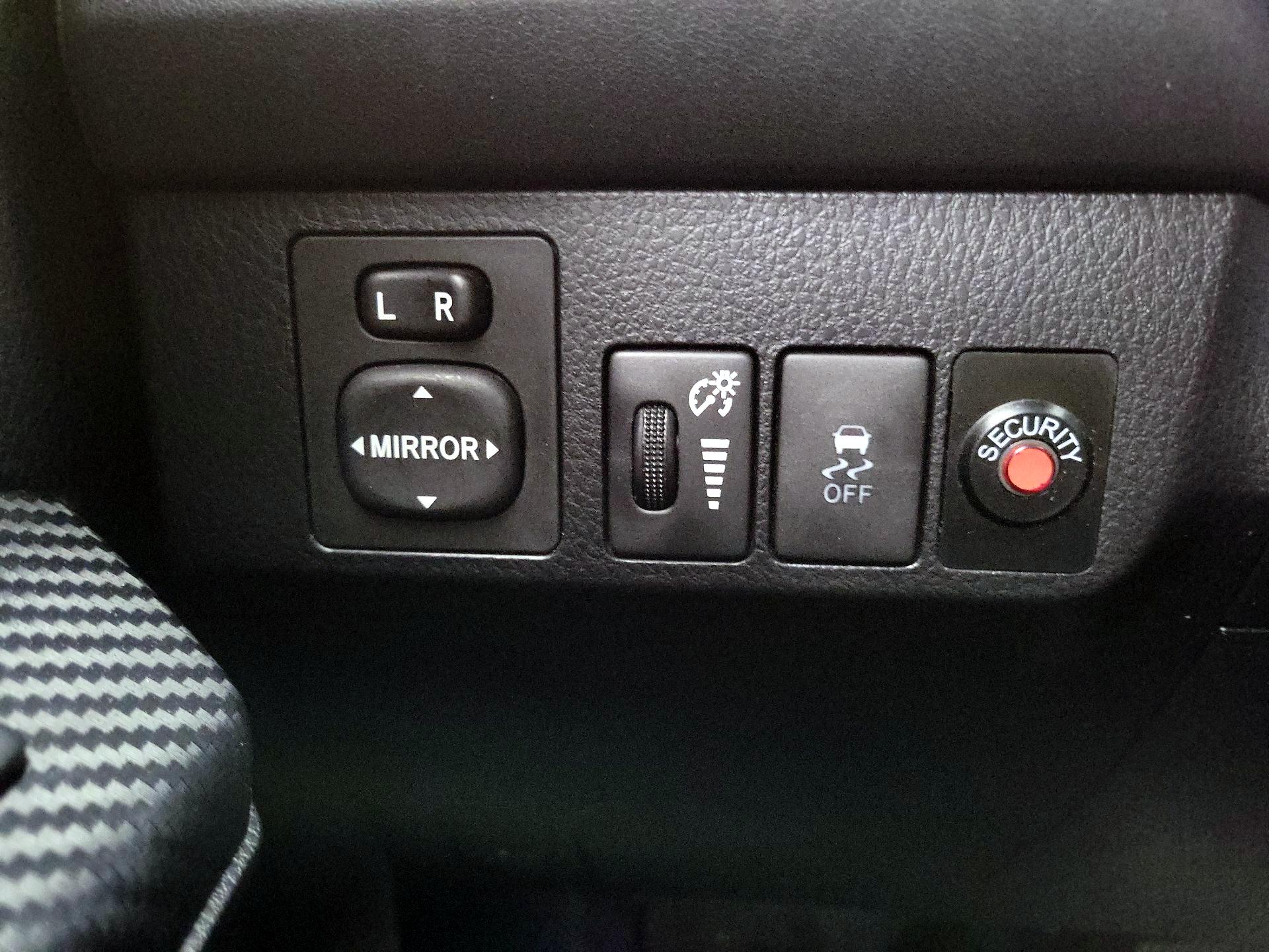 Thumbnail: 2014 Toyota RAV4 - 13