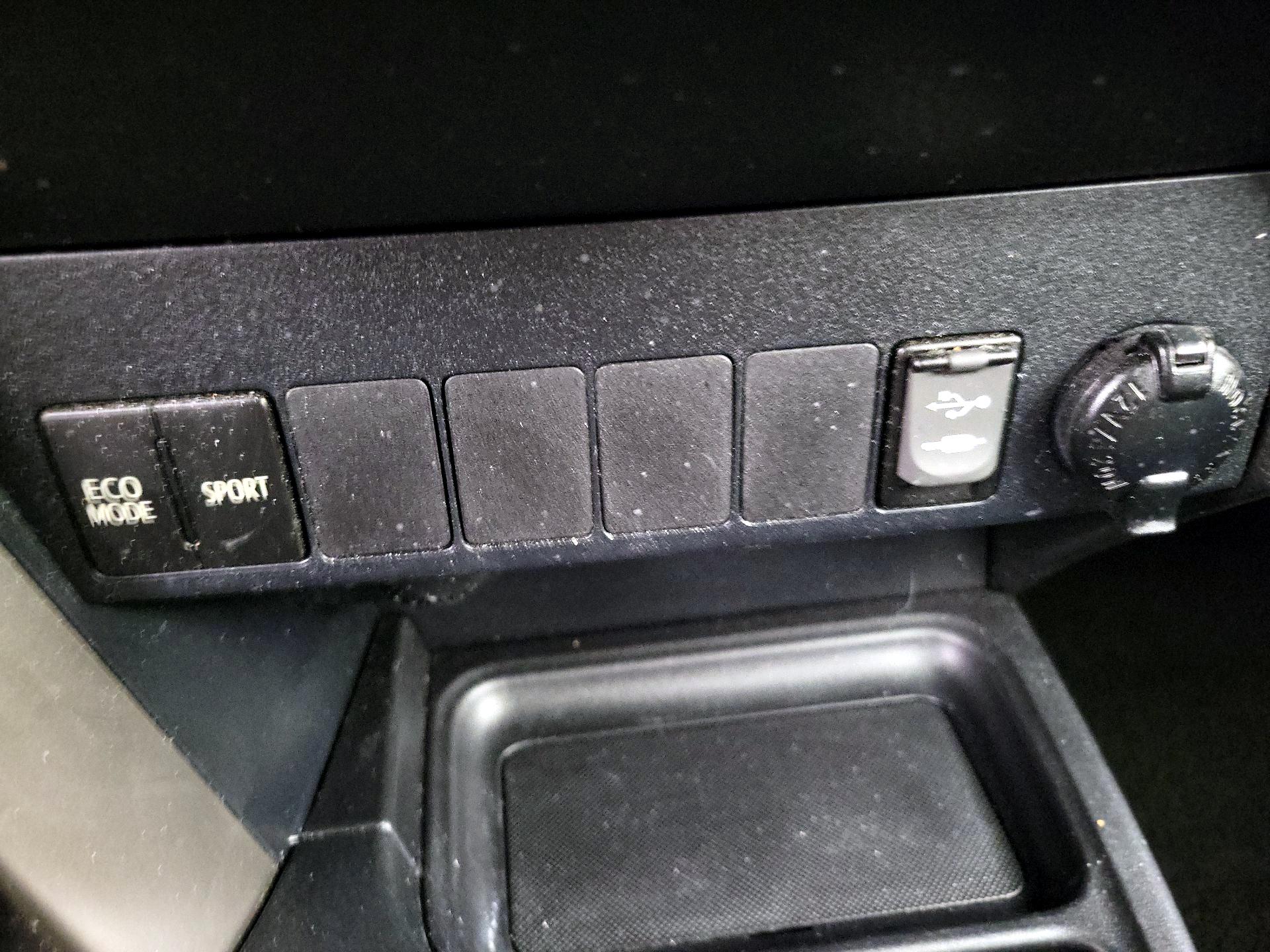 Thumbnail: 2014 Toyota RAV4 - 18
