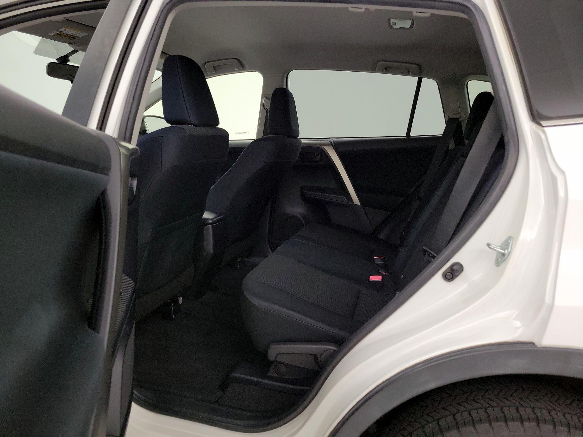 Thumbnail: 2014 Toyota RAV4 - 19