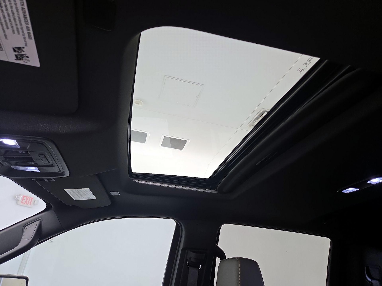 Sunroof(s) & Overhead Airbags