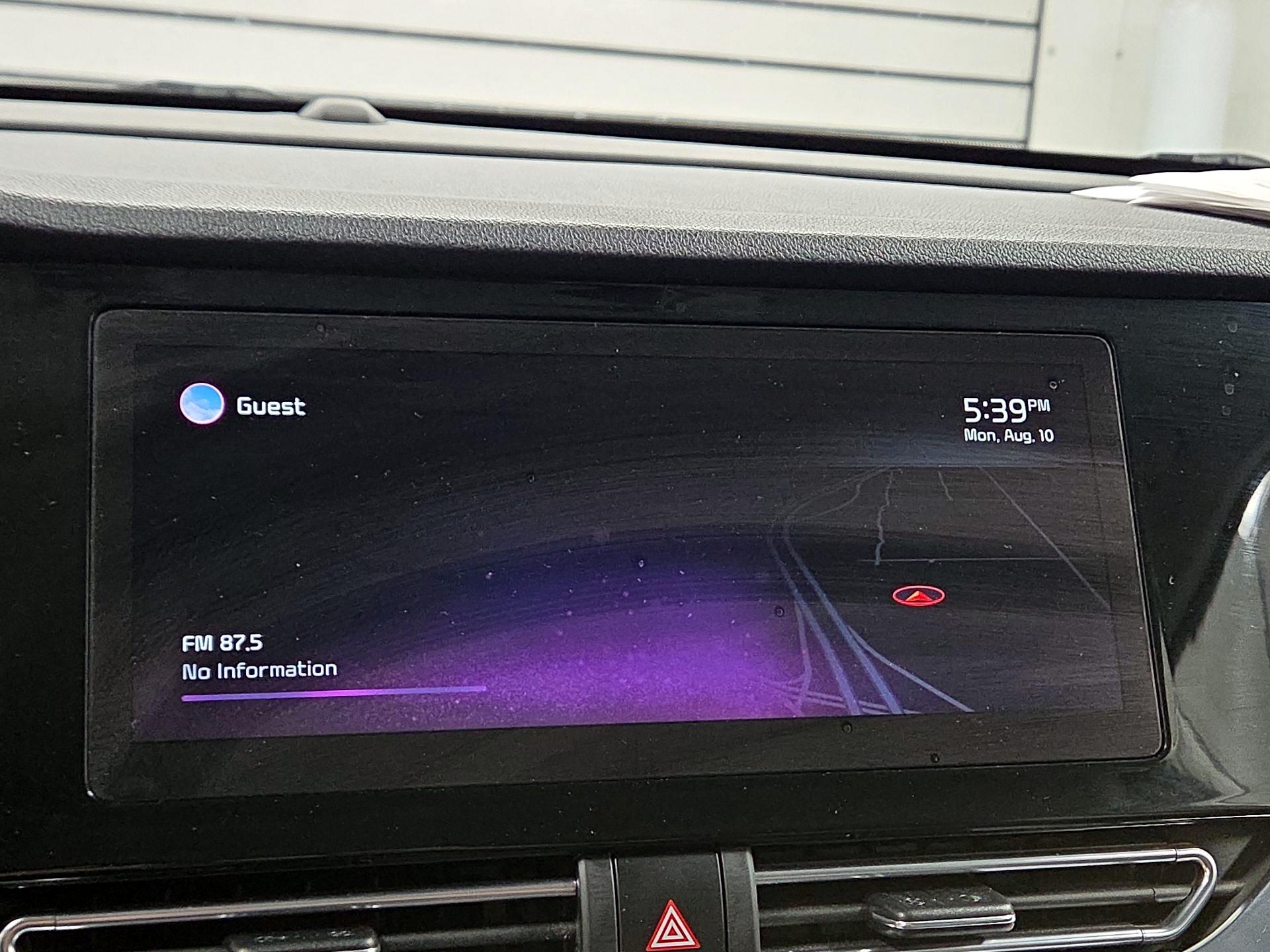 Thumbnail: 2022 Kia Niro - 12