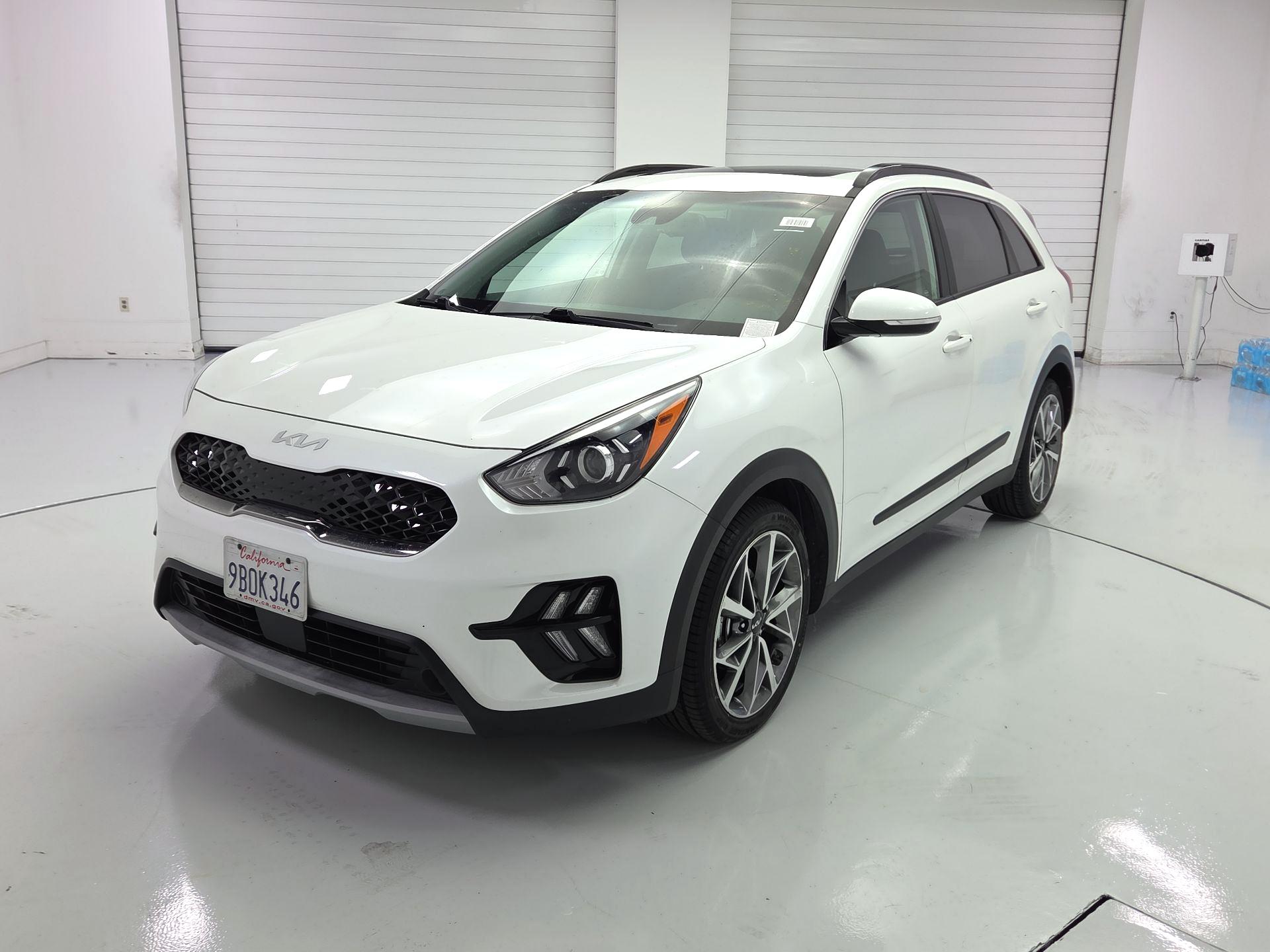Thumbnail: 2022 Kia Niro - 3