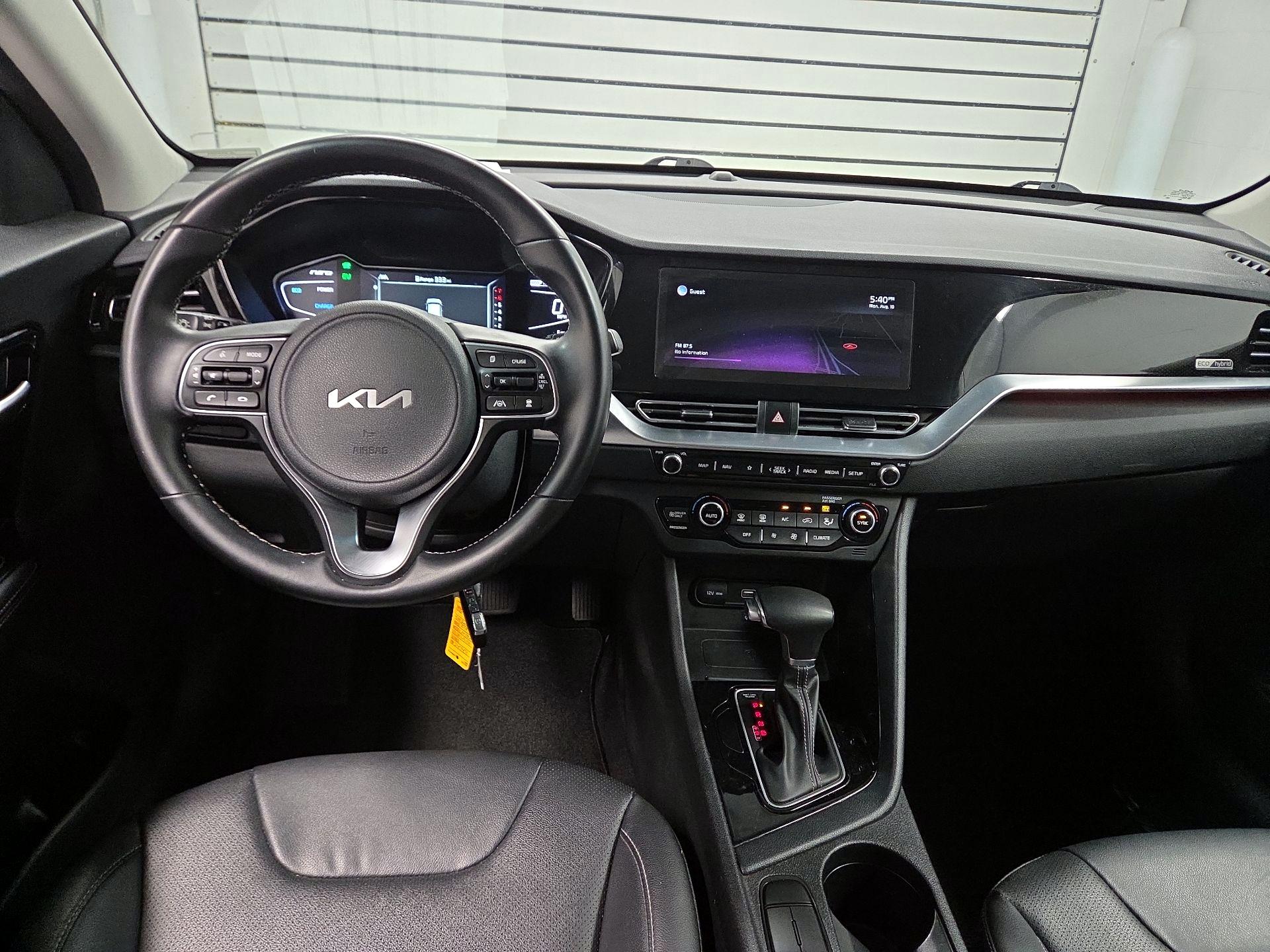 Thumbnail: 2022 Kia Niro - 8