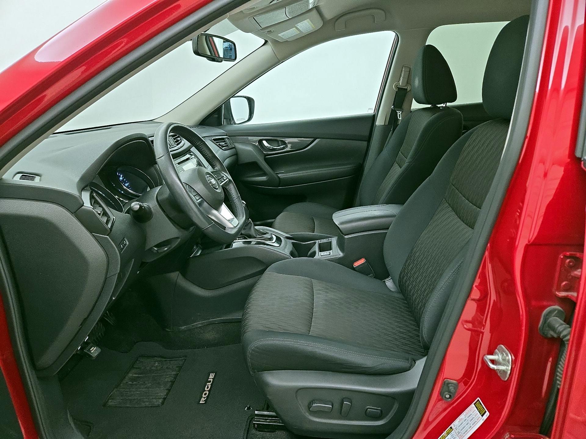 Thumbnail: 2017 Nissan Rogue - 11