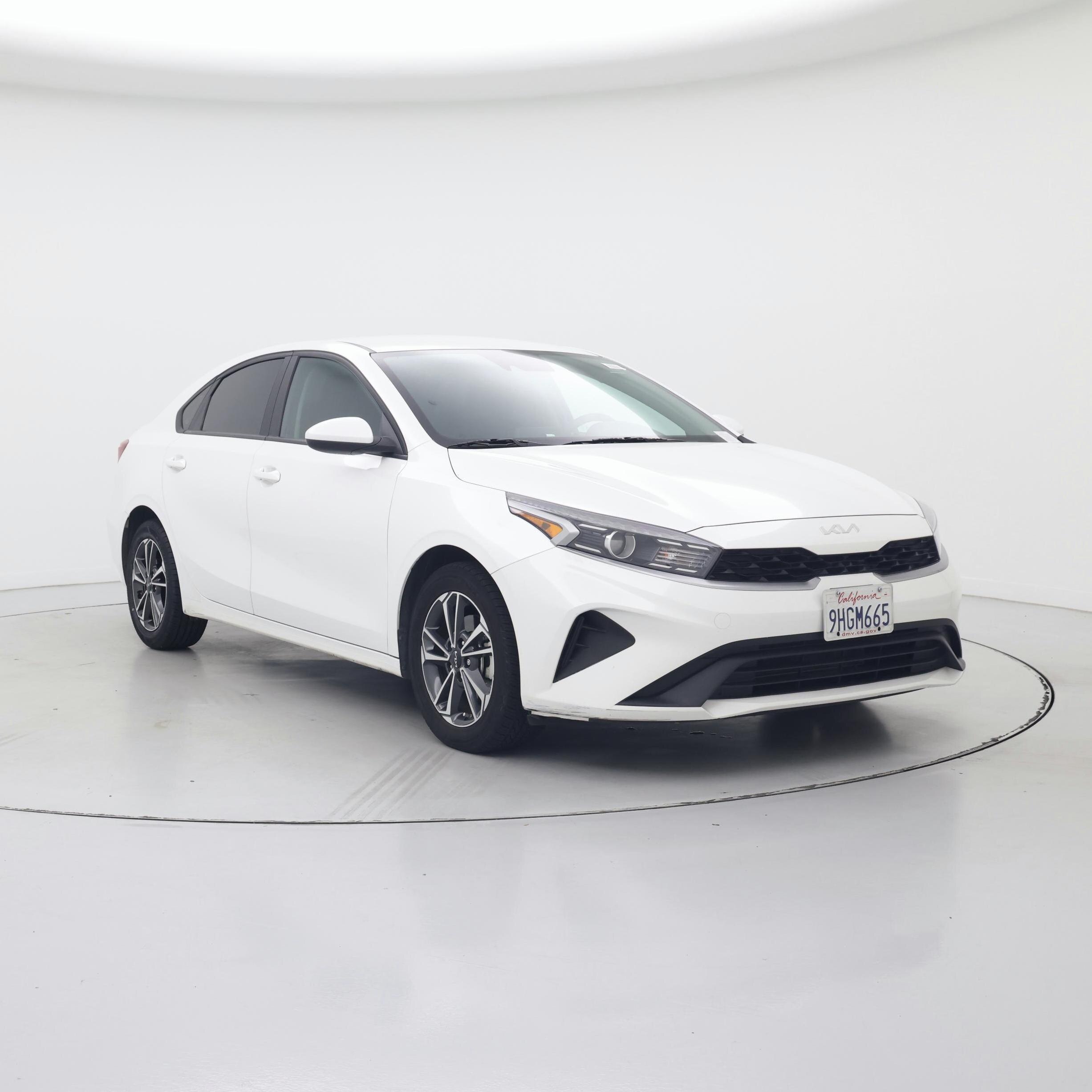 White 2023 Kia Forte Sedan Front-Wheel Drive Automatic