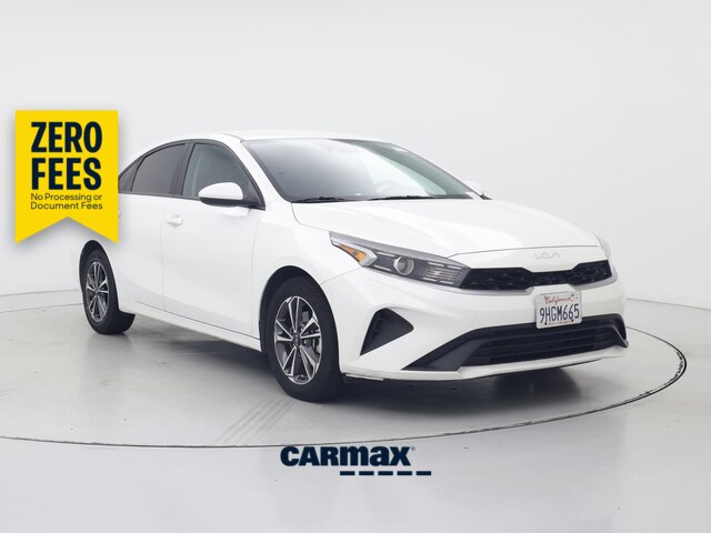 White 2023 Kia Forte Sedan Front-Wheel Drive Automatic