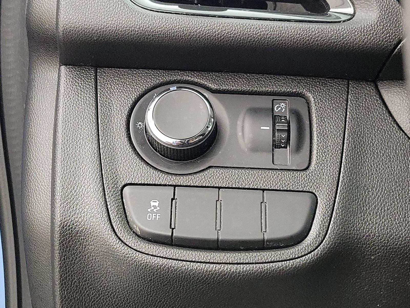 2018 Chevrolet Spark LS - Photo 14