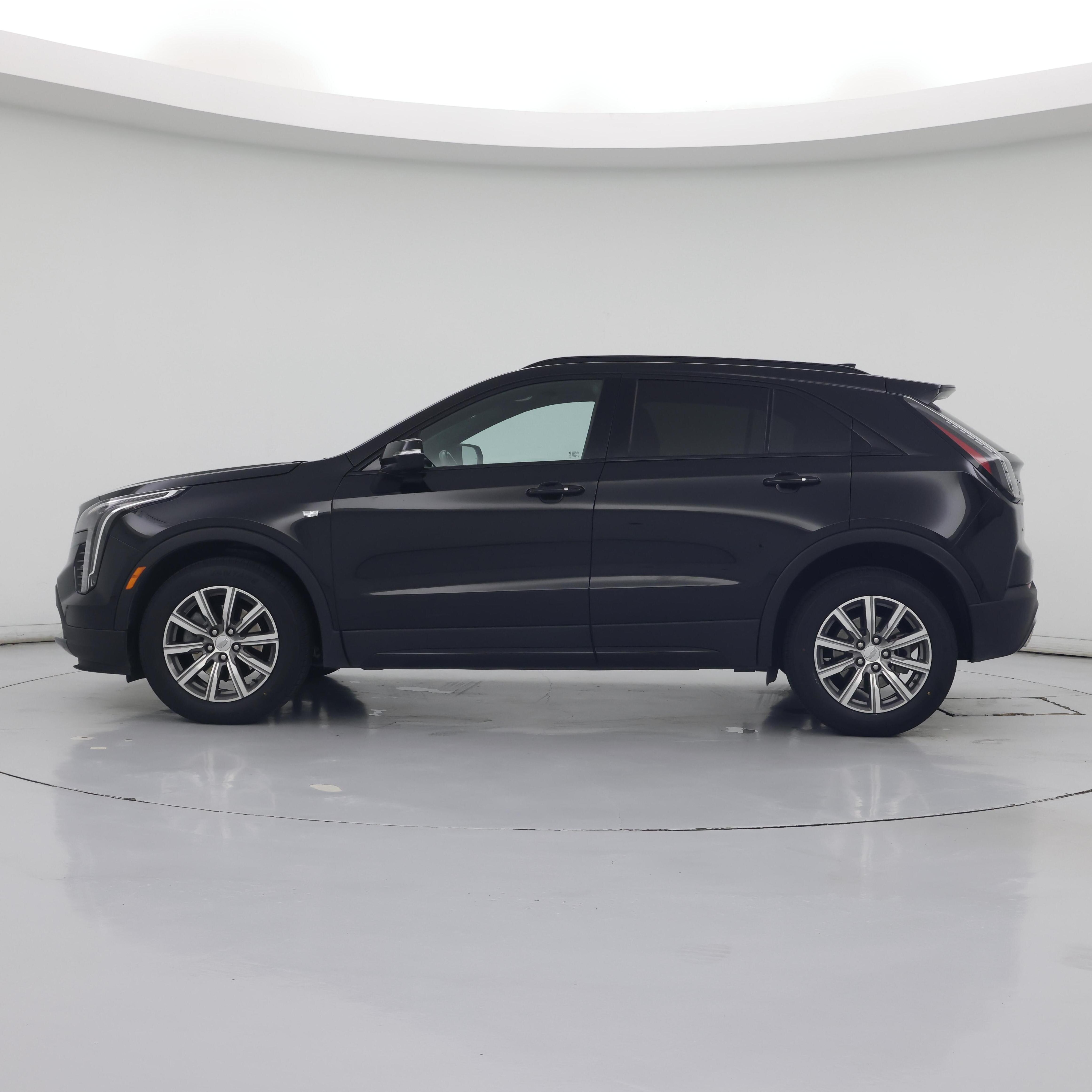 Thumbnail: 2023 Cadillac XT4 - 3