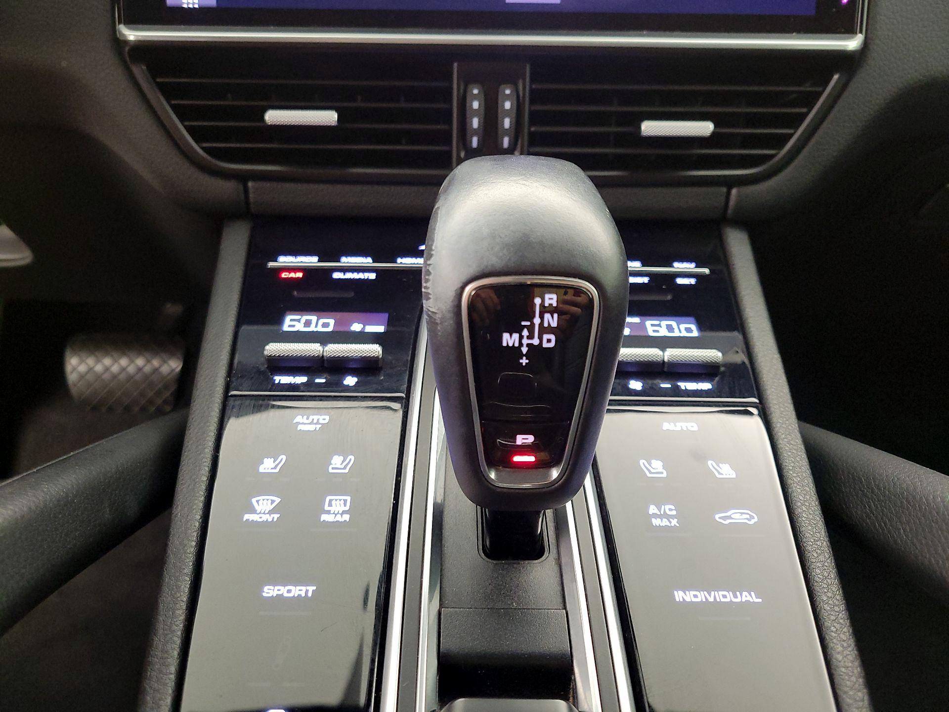 Thumbnail: 2020 Porsche Cayenne - 18