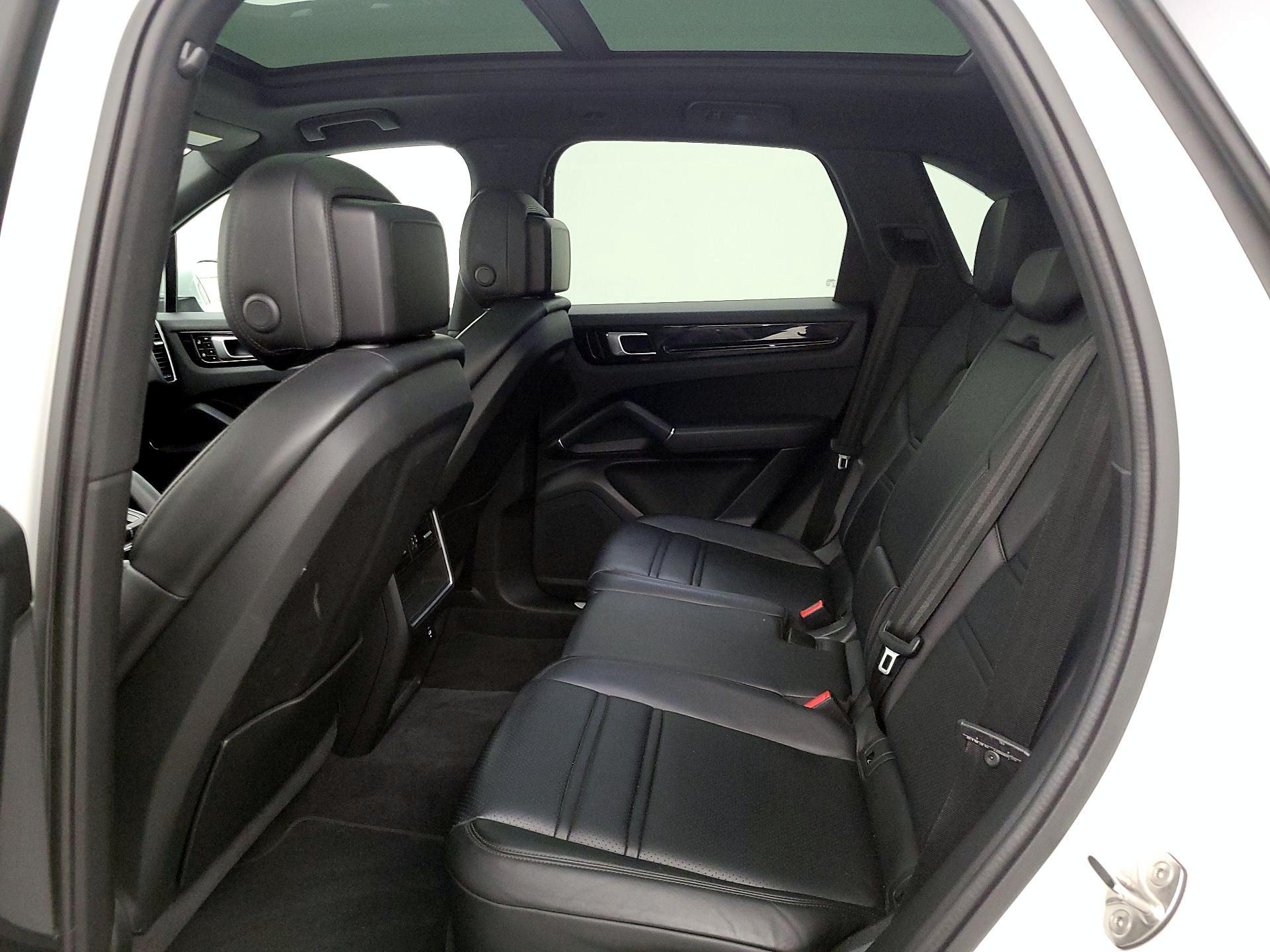 Thumbnail: 2020 Porsche Cayenne - 20