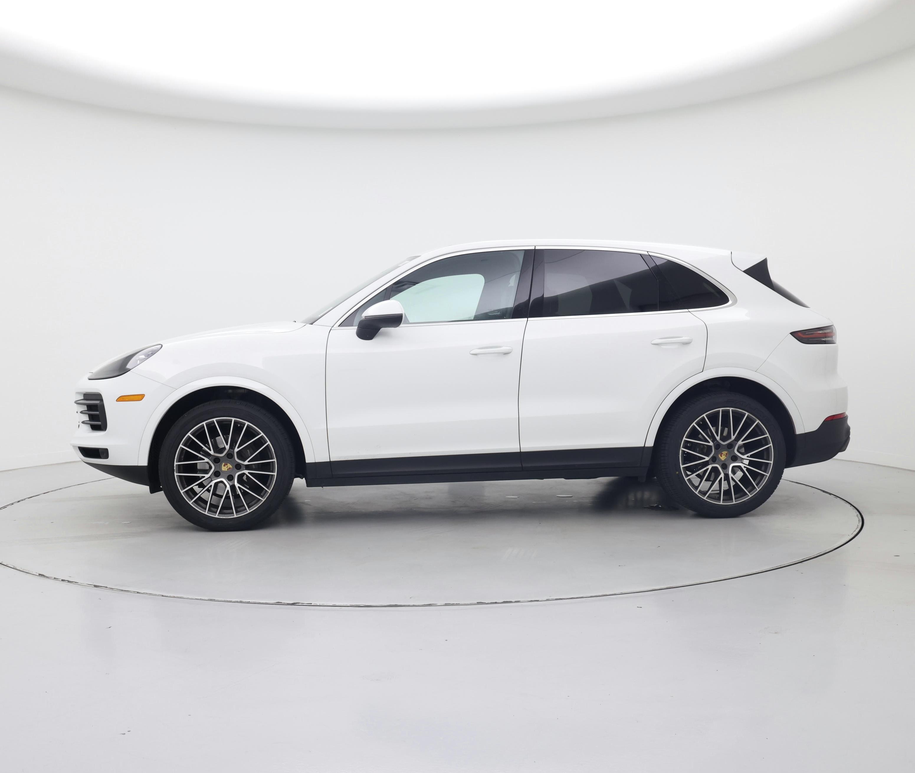 Thumbnail: 2020 Porsche Cayenne - 3