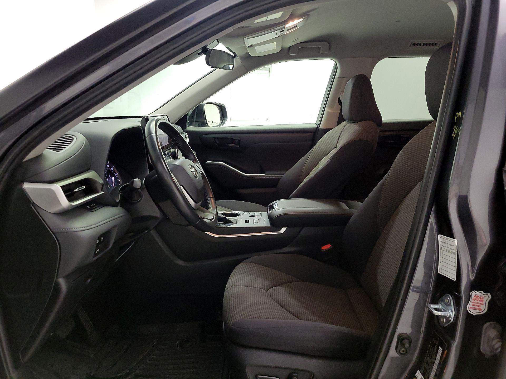 Thumbnail: 2024 Toyota Highlander - 11
