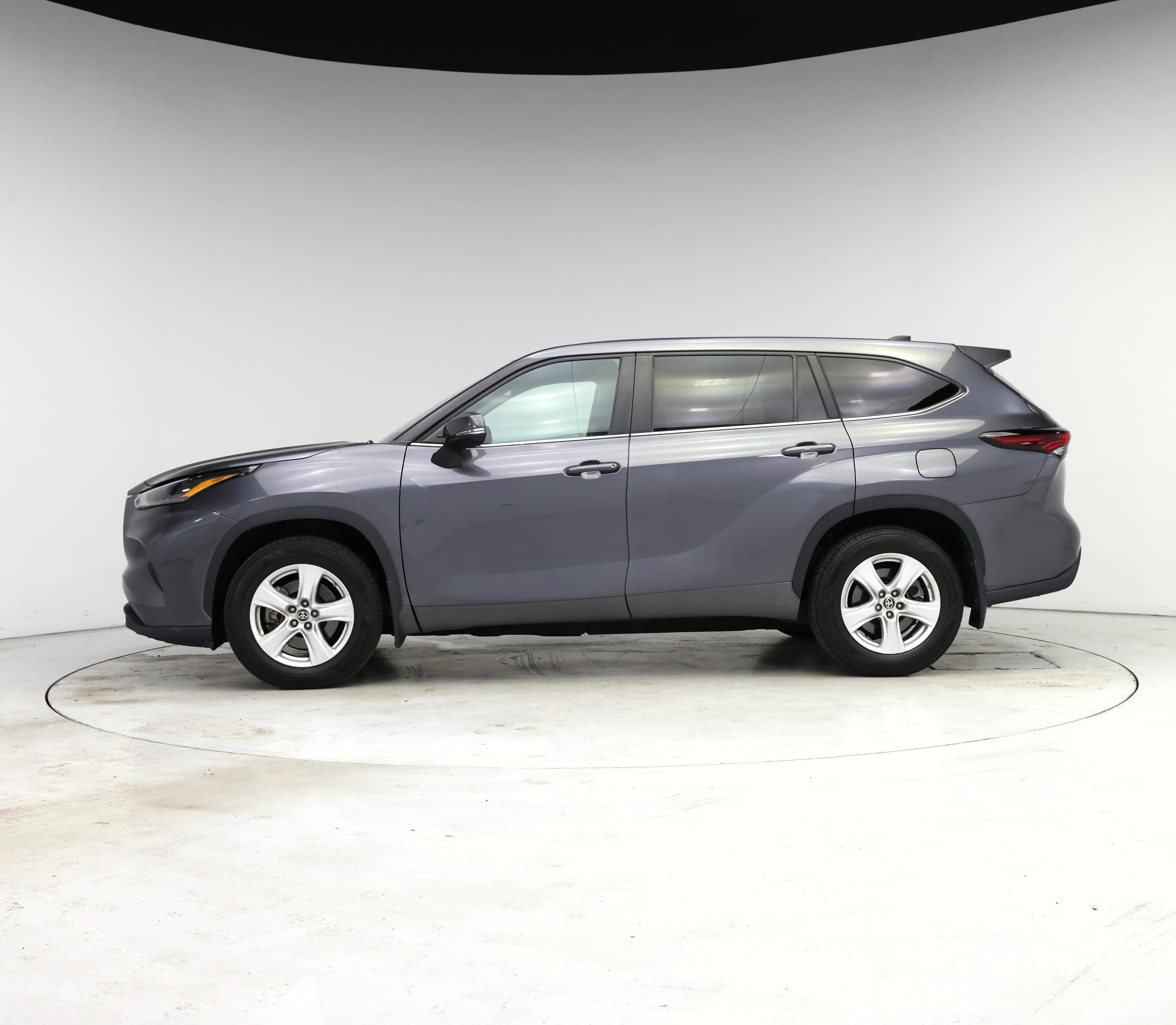 Thumbnail: 2024 Toyota Highlander - 3