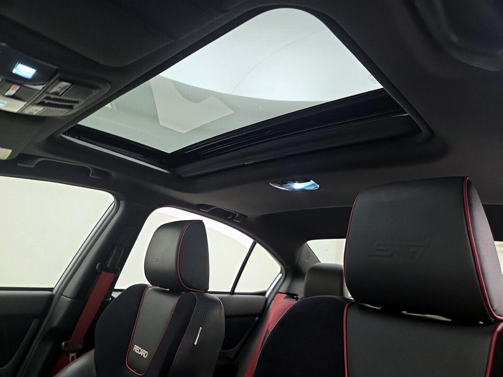 Sunroof(s) & Overhead Airbags