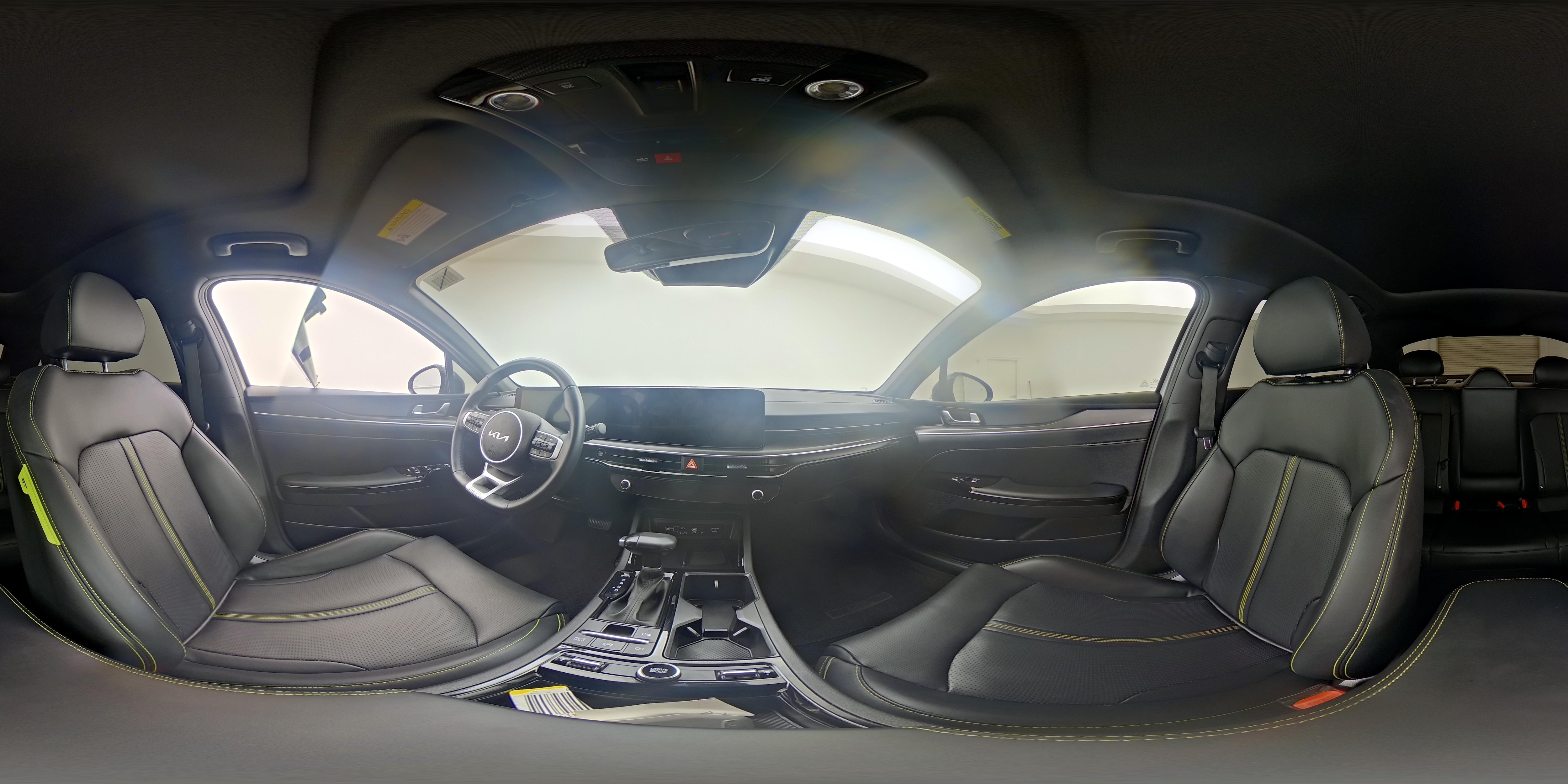 2025 Kia K5 GT - Photo 25