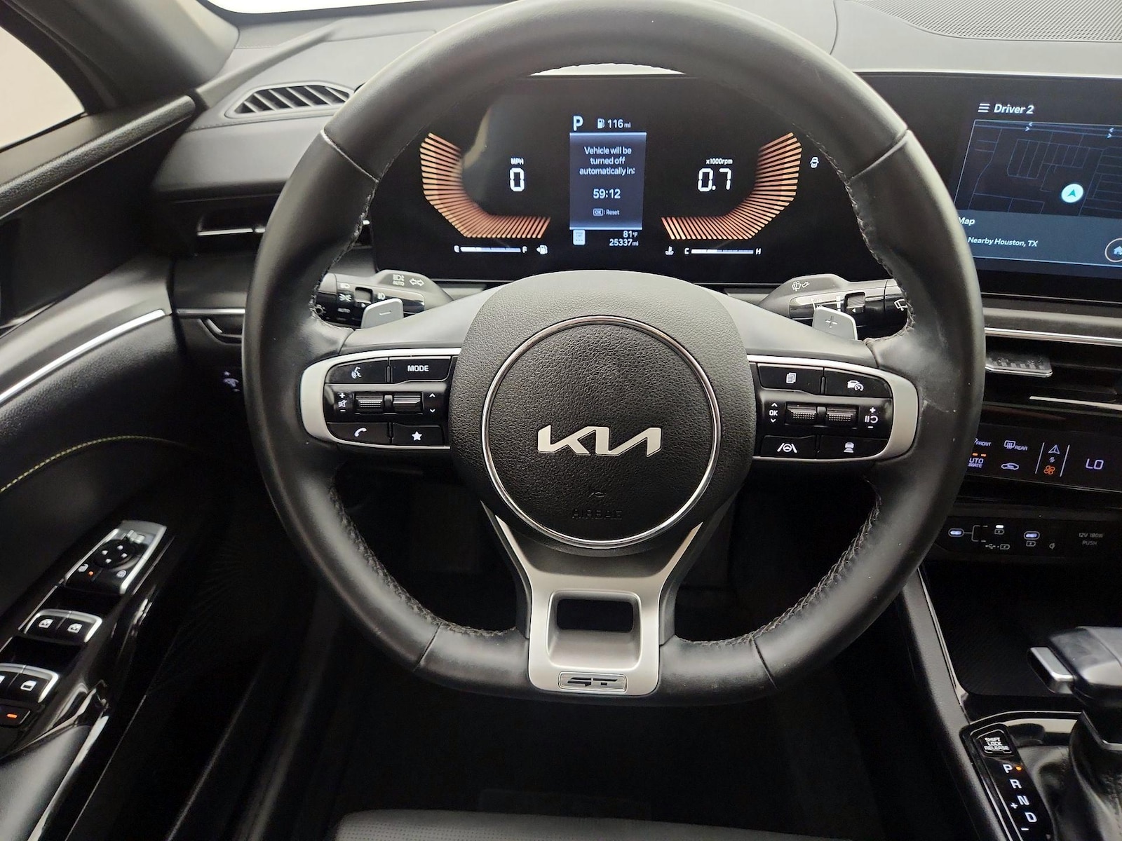 2025 Kia K5 GT - Photo 11