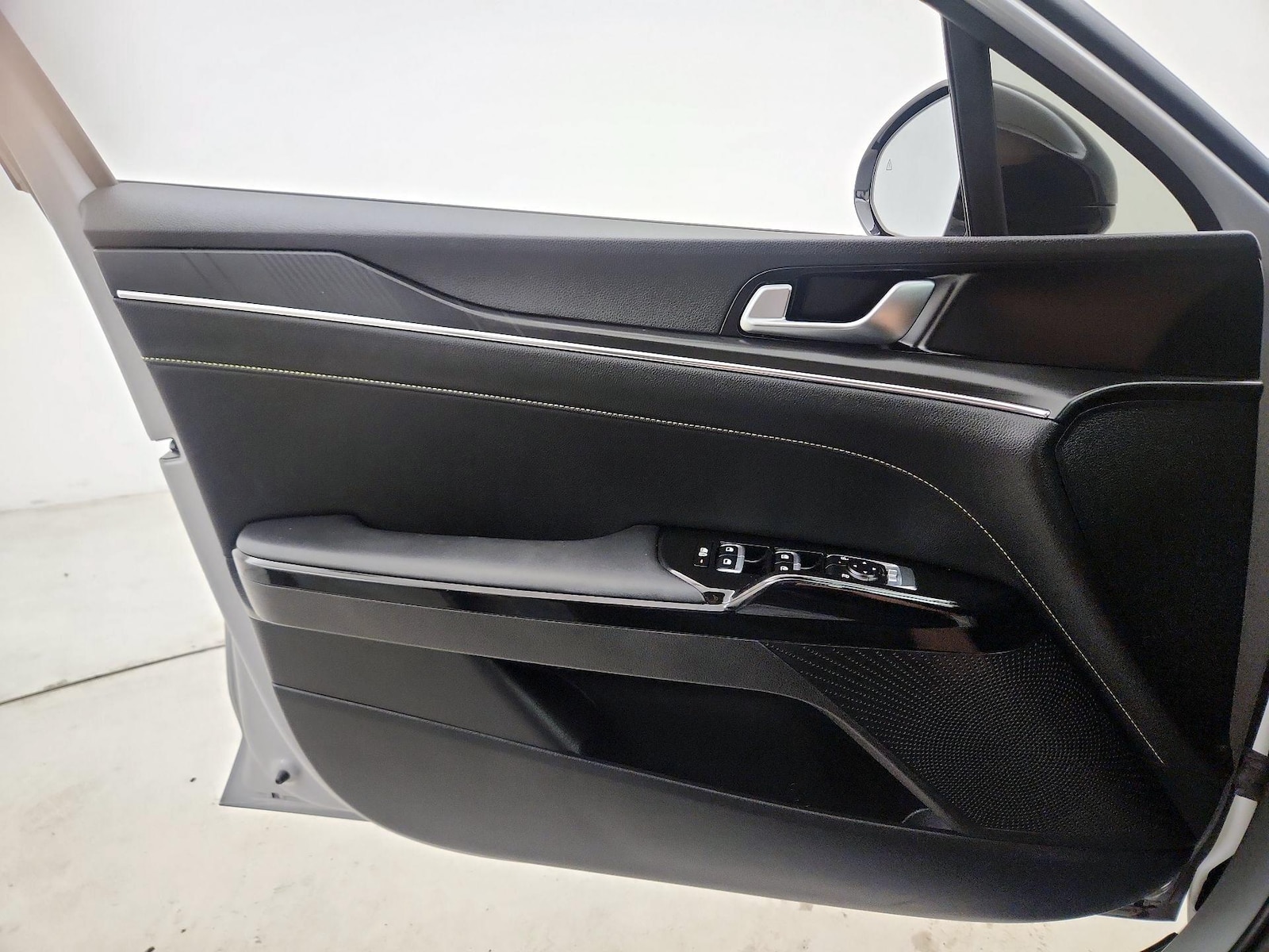 2025 Kia K5 GT - Photo 13