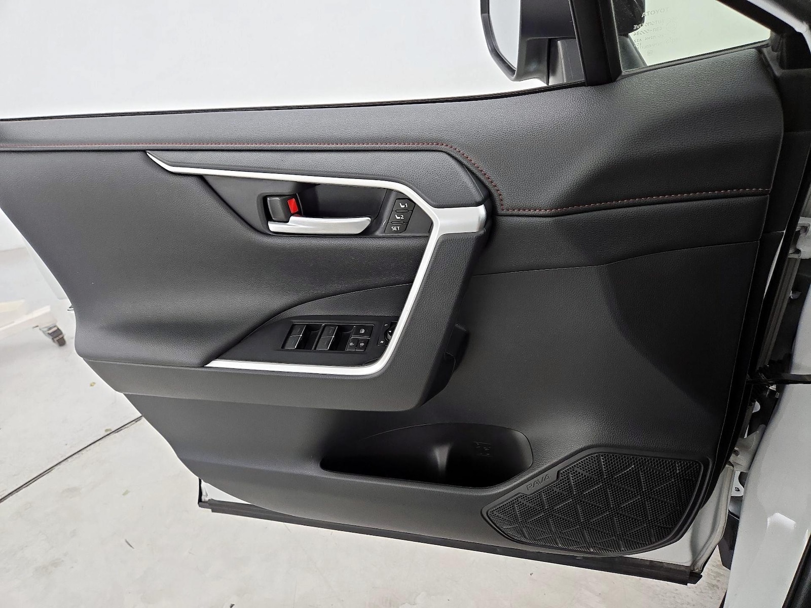2021 Toyota RAV4 XSE - Photo 13