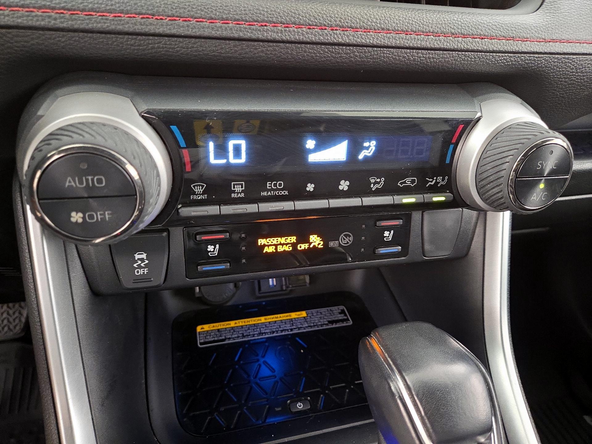 Thumbnail: 2021 Toyota RAV4 - 17