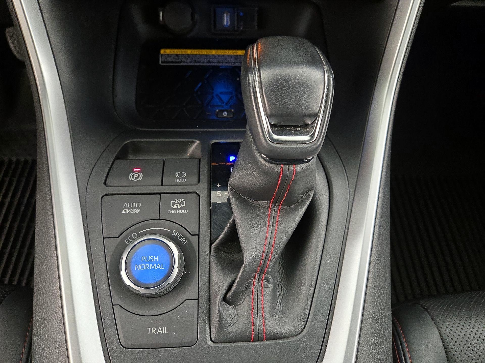 Thumbnail: 2021 Toyota RAV4 - 18