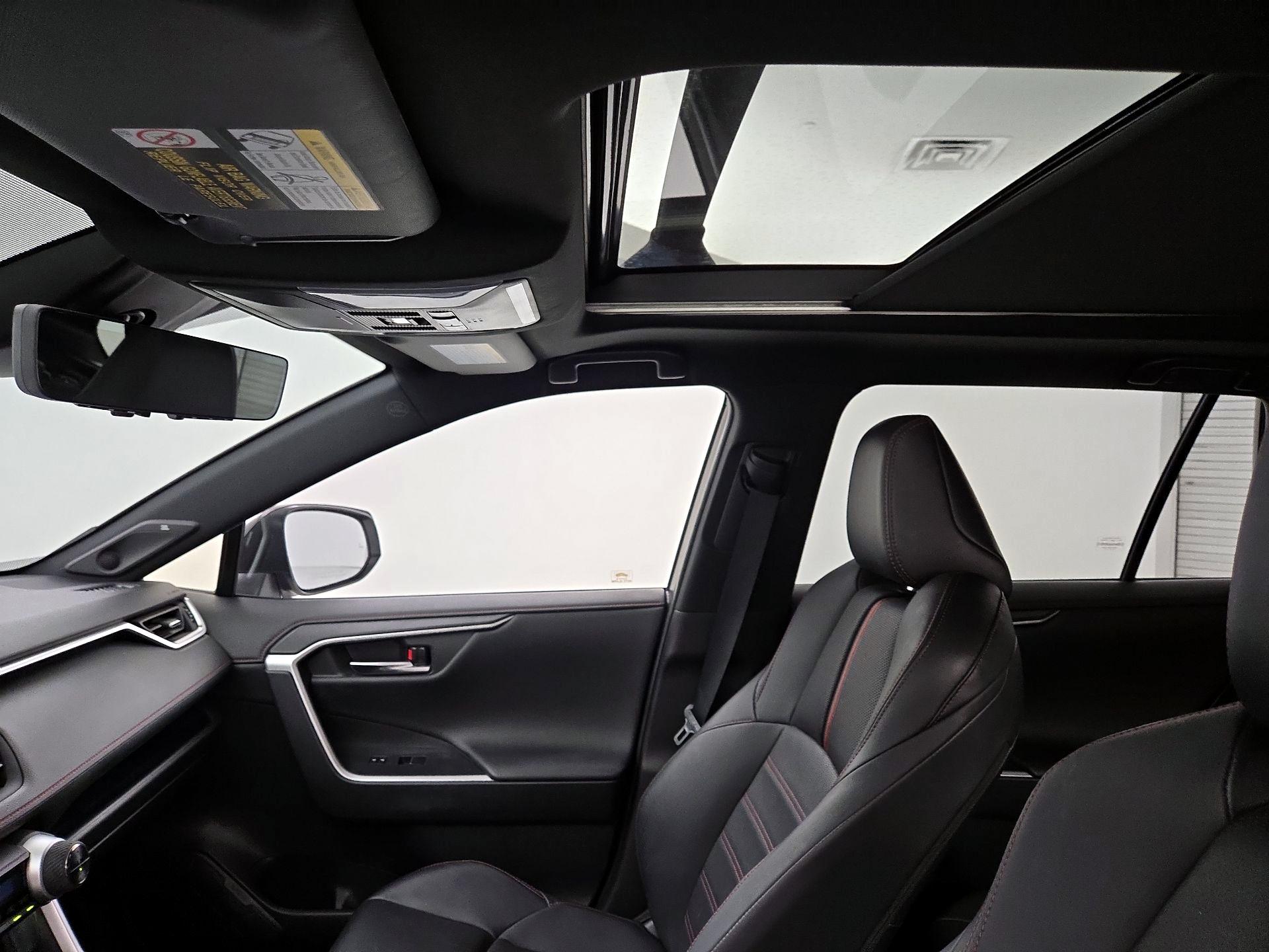 Thumbnail: 2021 Toyota RAV4 - 20