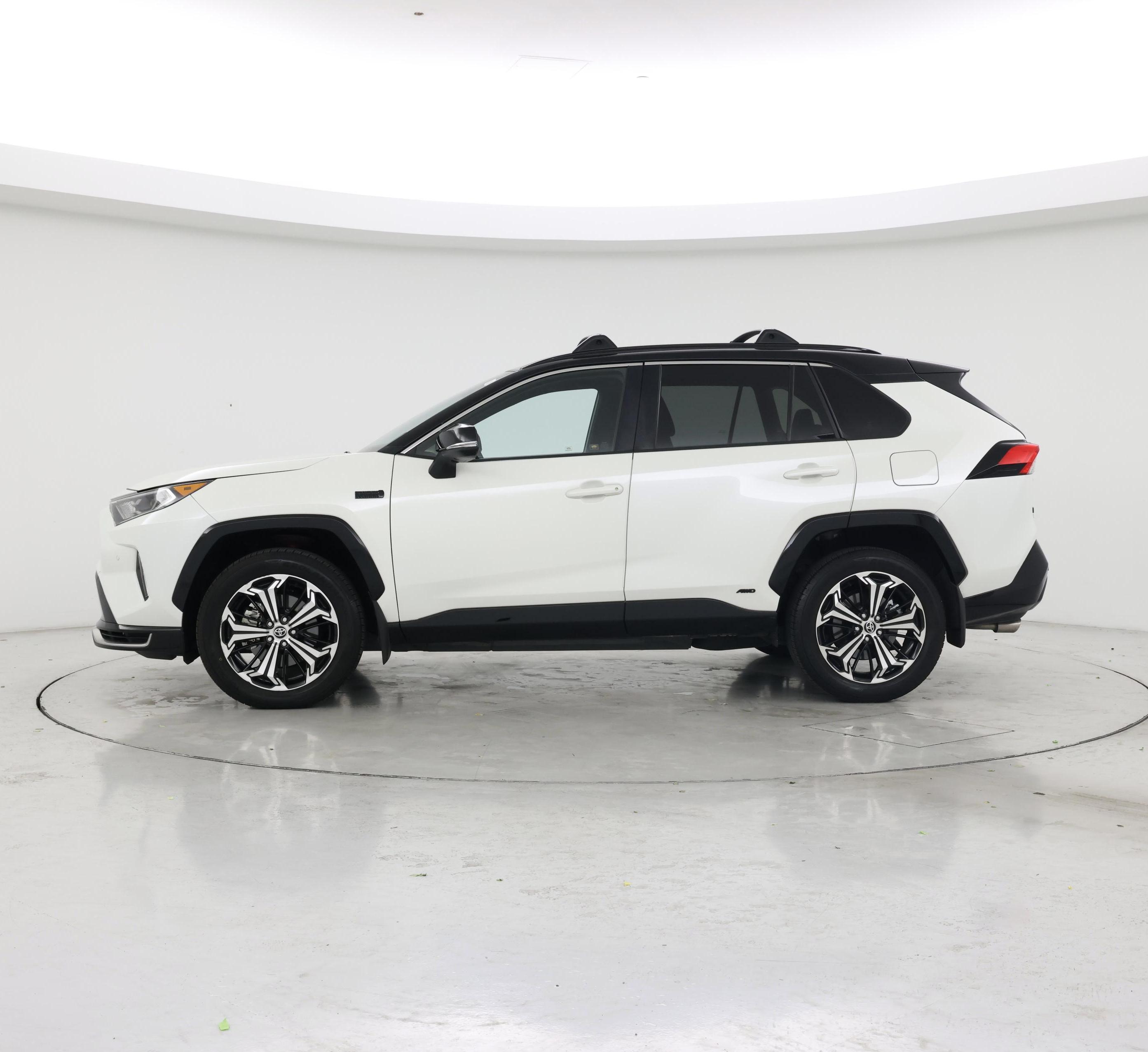 Thumbnail: 2021 Toyota RAV4 - 3
