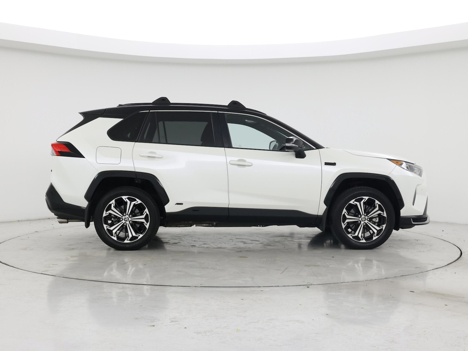 2021 Toyota RAV4 XSE - Photo 8