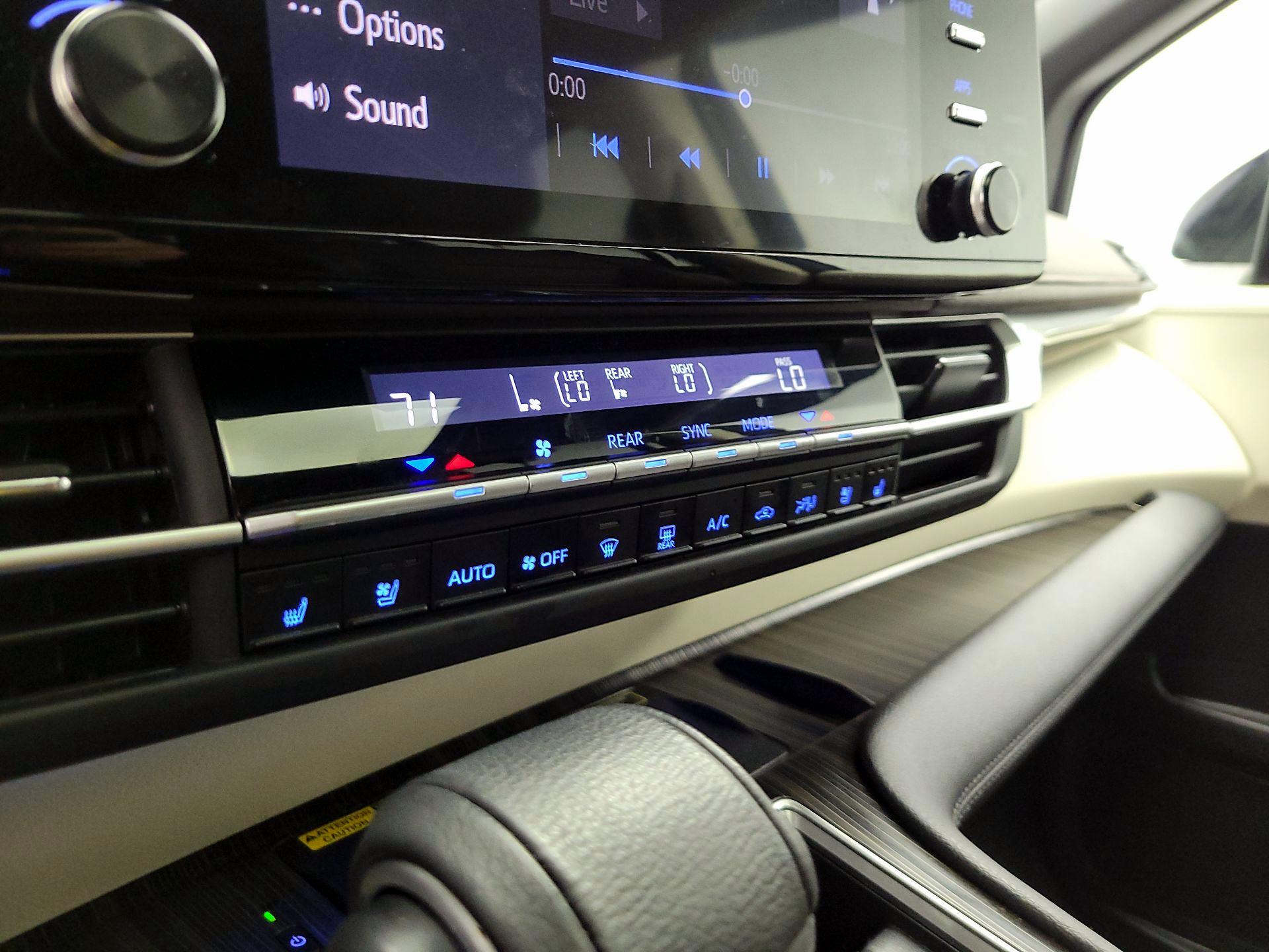 Thumbnail: 2023 Toyota Sienna - 14