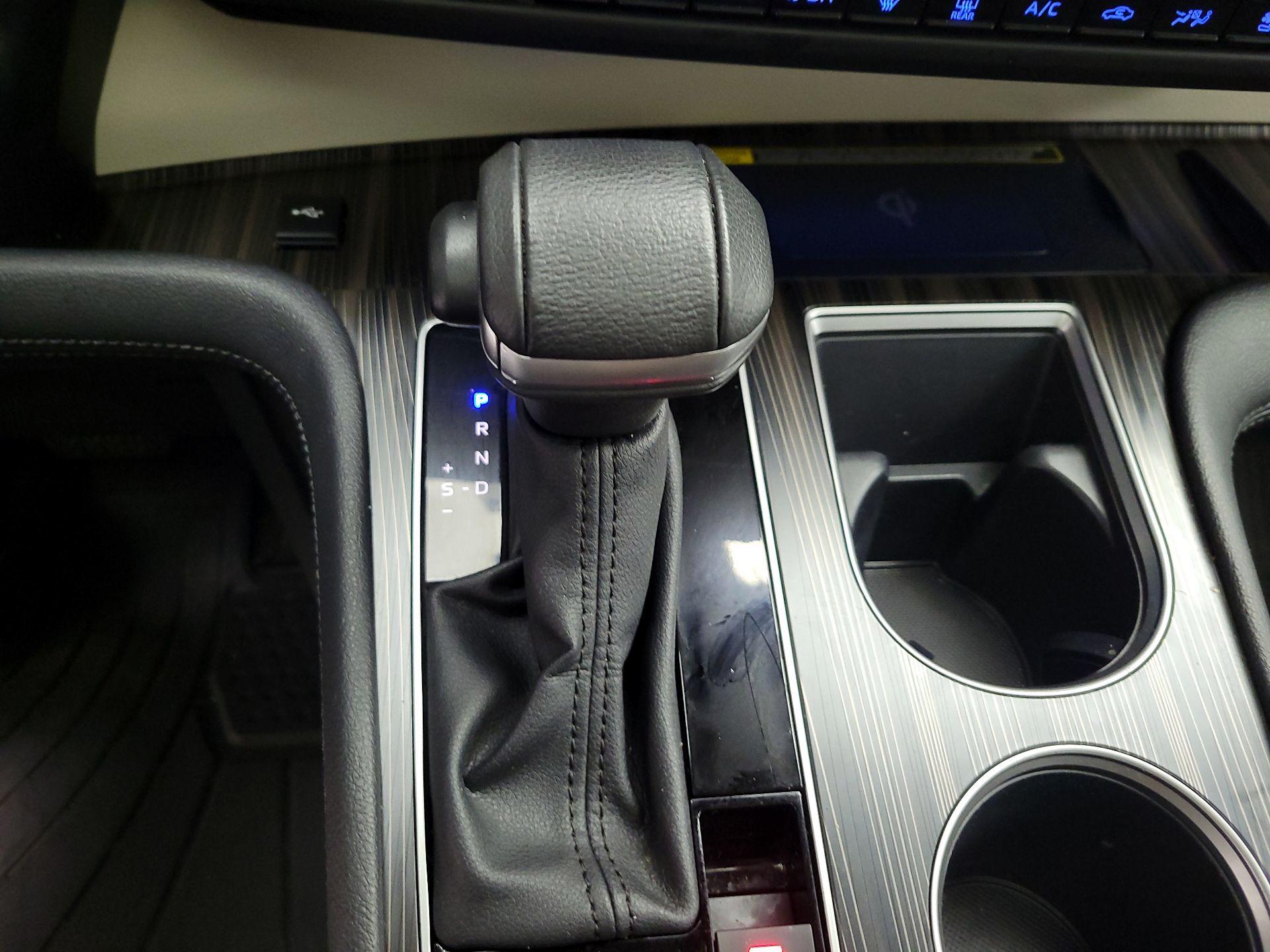 Thumbnail: 2023 Toyota Sienna - 15